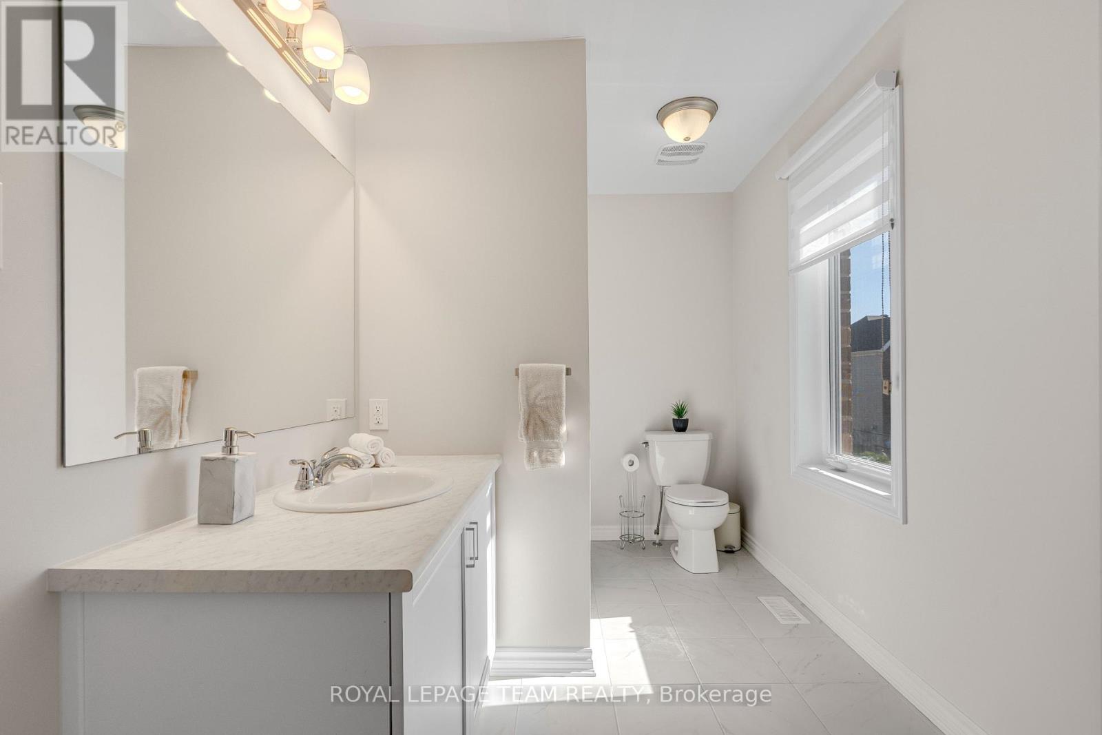 743 Vennecy Terrace, Ottawa, Ontario  K1W 0M8 - Photo 38 - X12441343