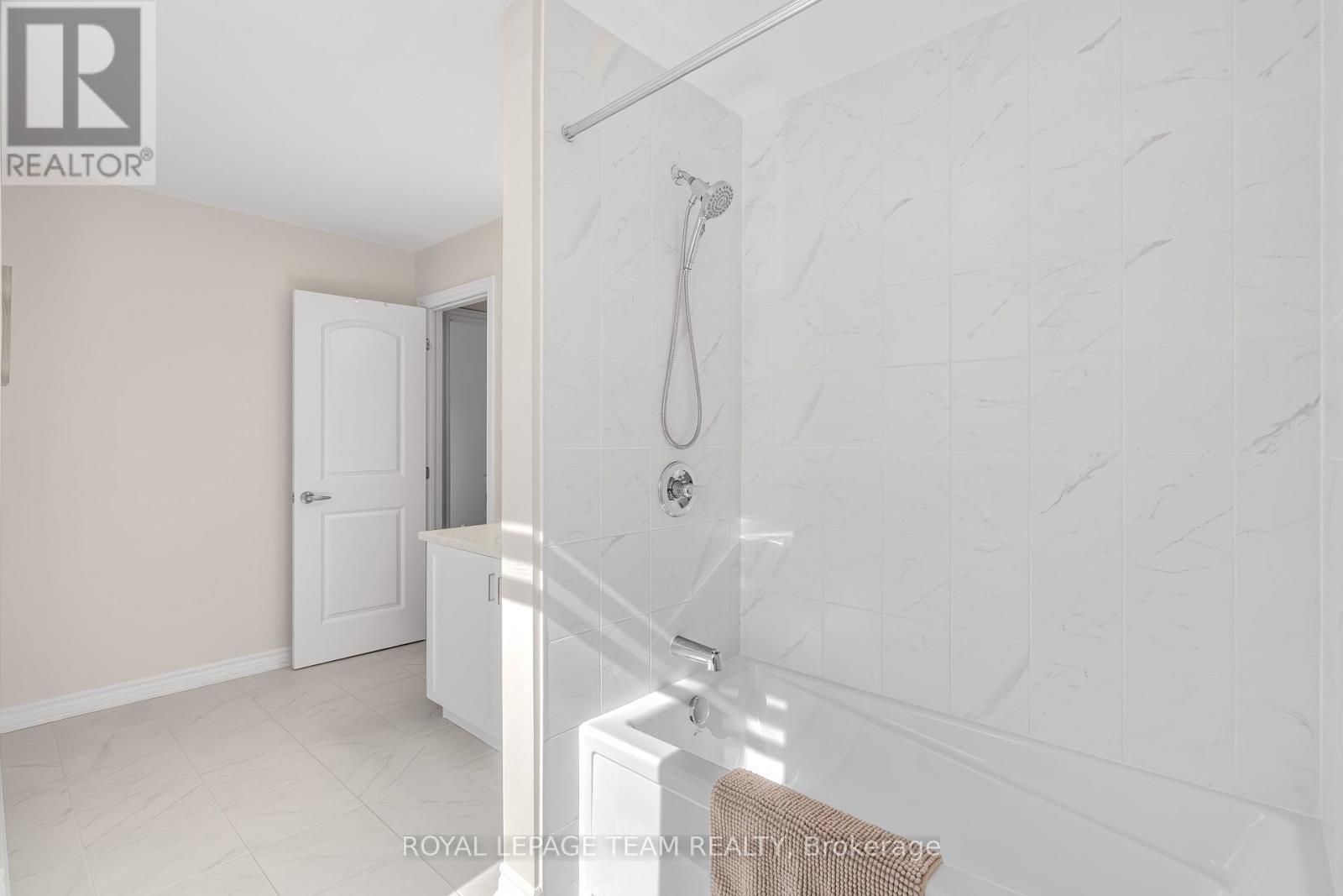 743 Vennecy Terrace, Ottawa, Ontario  K1W 0M8 - Photo 39 - X12441343