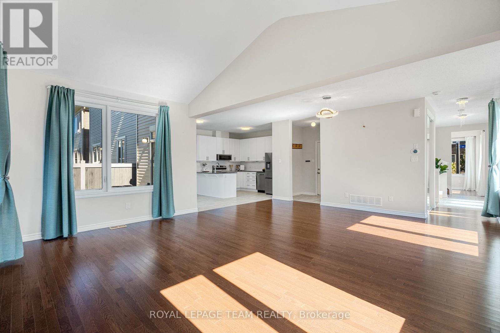 743 Vennecy Terrace, Ottawa, Ontario  K1W 0M8 - Photo 9 - X12441343