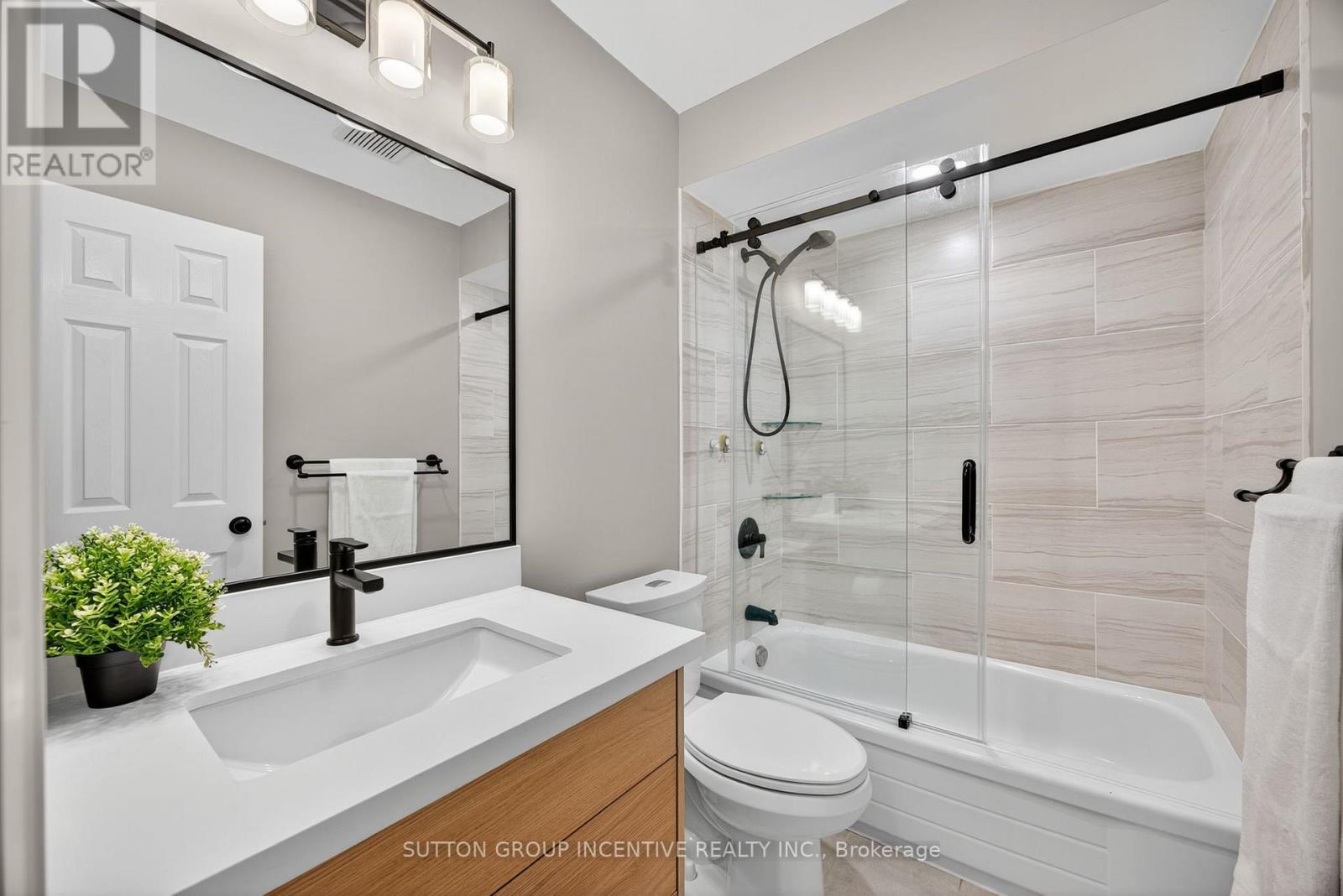 2731 Shering Crescent, Innisfil, Ontario  L9S 1G9 - Photo 34 - N12434326