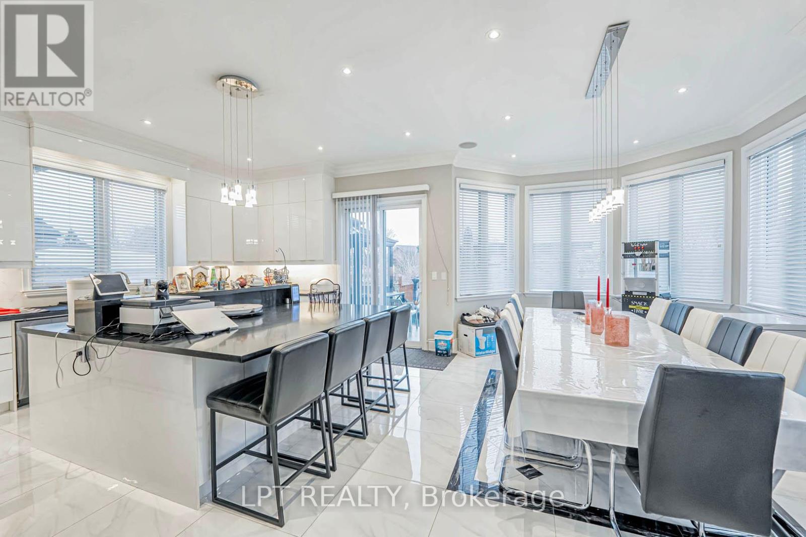 386 Kennedy Road, Toronto, Ontario  M1K 2A6 - Photo 11 - E12135060