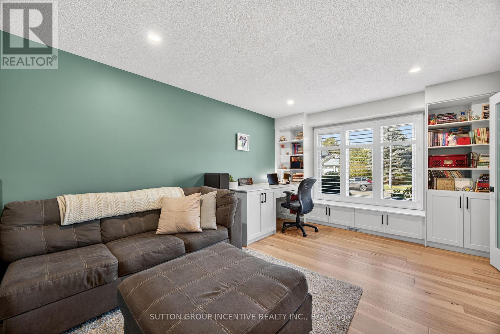 2731 Shering Crescent, Innisfil, Ontario  L9S 1G9 - Photo 24 - N12434326