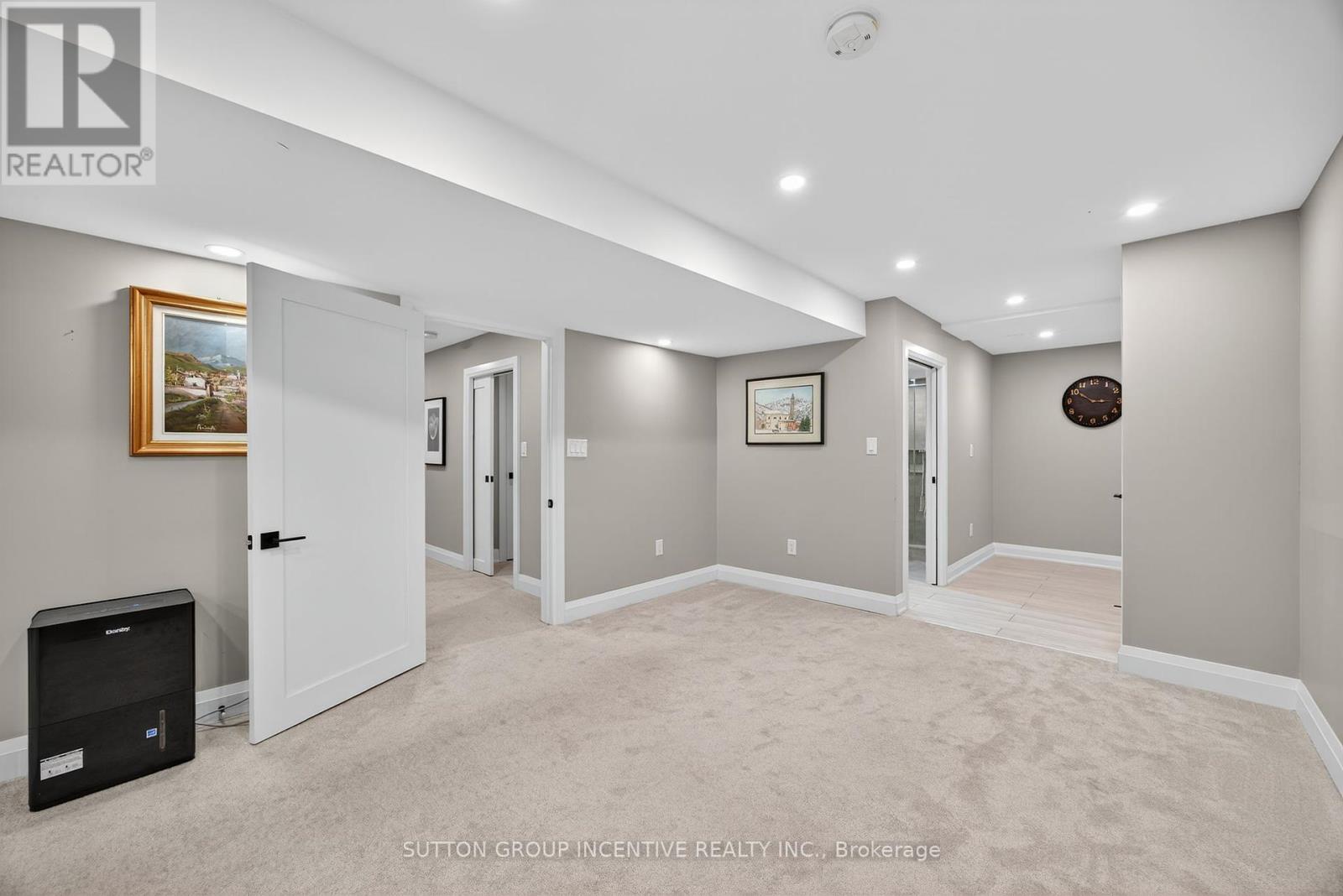 2731 Shering Crescent, Innisfil, Ontario  L9S 1G9 - Photo 37 - N12434326
