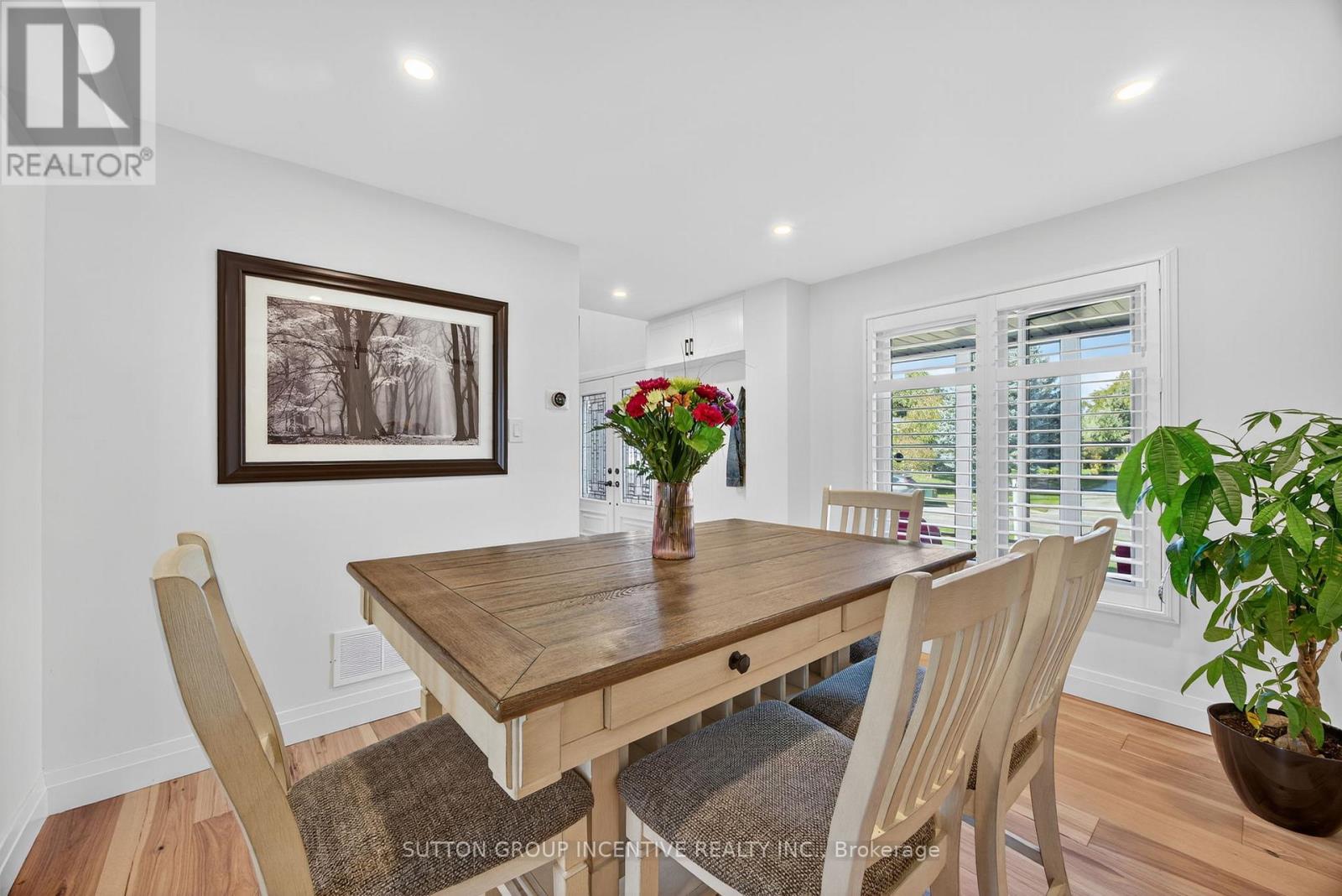 2731 Shering Crescent, Innisfil, Ontario  L9S 1G9 - Photo 22 - N12434326