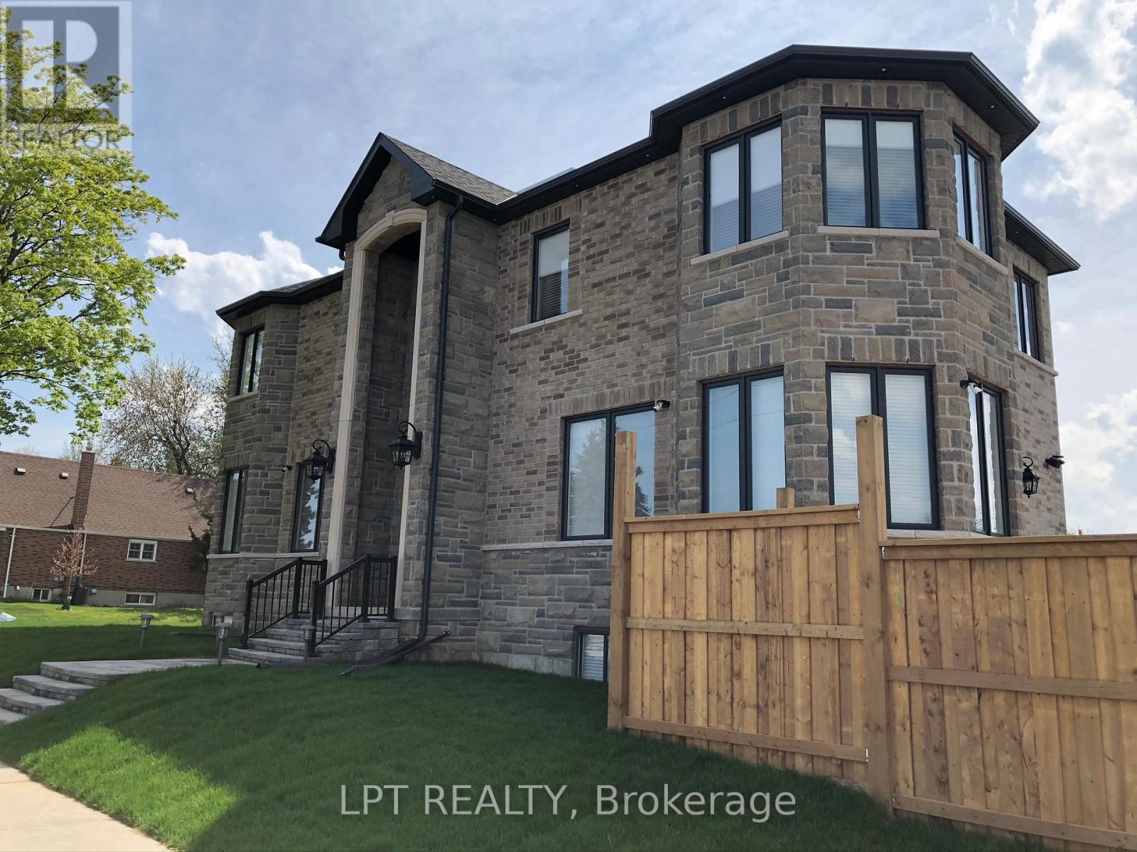 386 Kennedy Road, Toronto, Ontario  M1K 2A6 - Photo 3 - E12135060