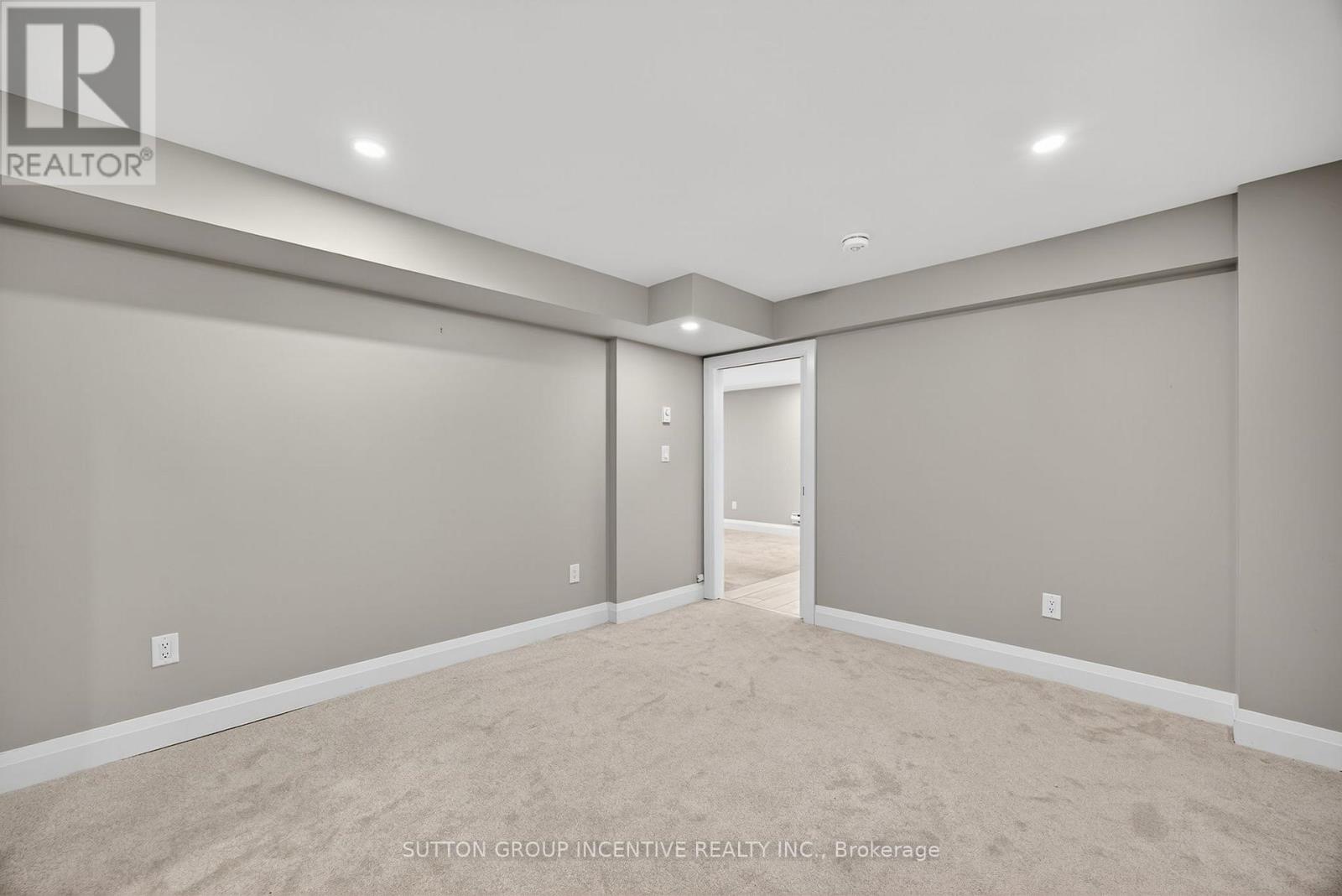 2731 Shering Crescent, Innisfil, Ontario  L9S 1G9 - Photo 41 - N12434326
