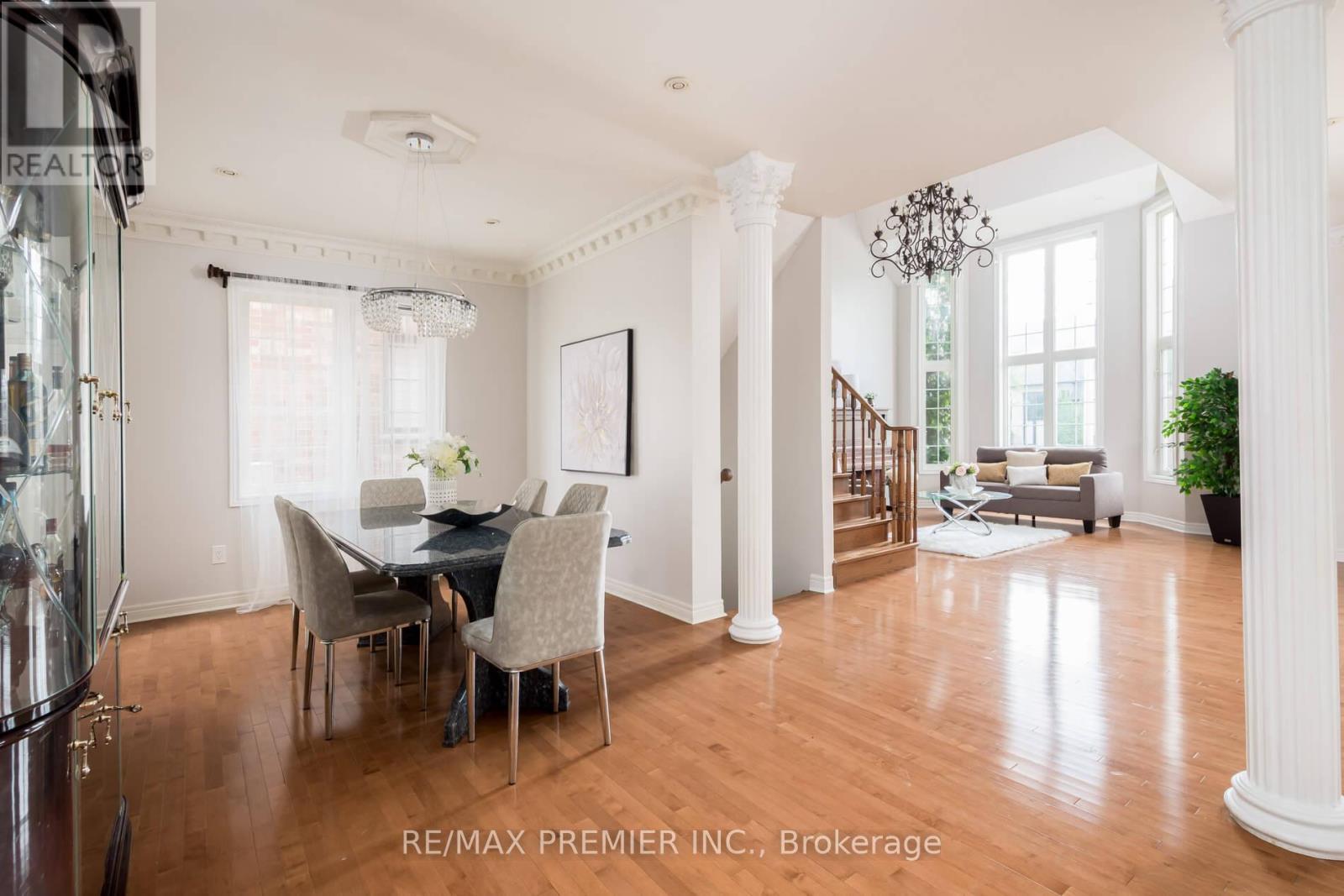 6 Donwoods Court, Brampton (Vales Of Castlemore), Ontario  L6P 1C5 - Photo 11 - W12441138