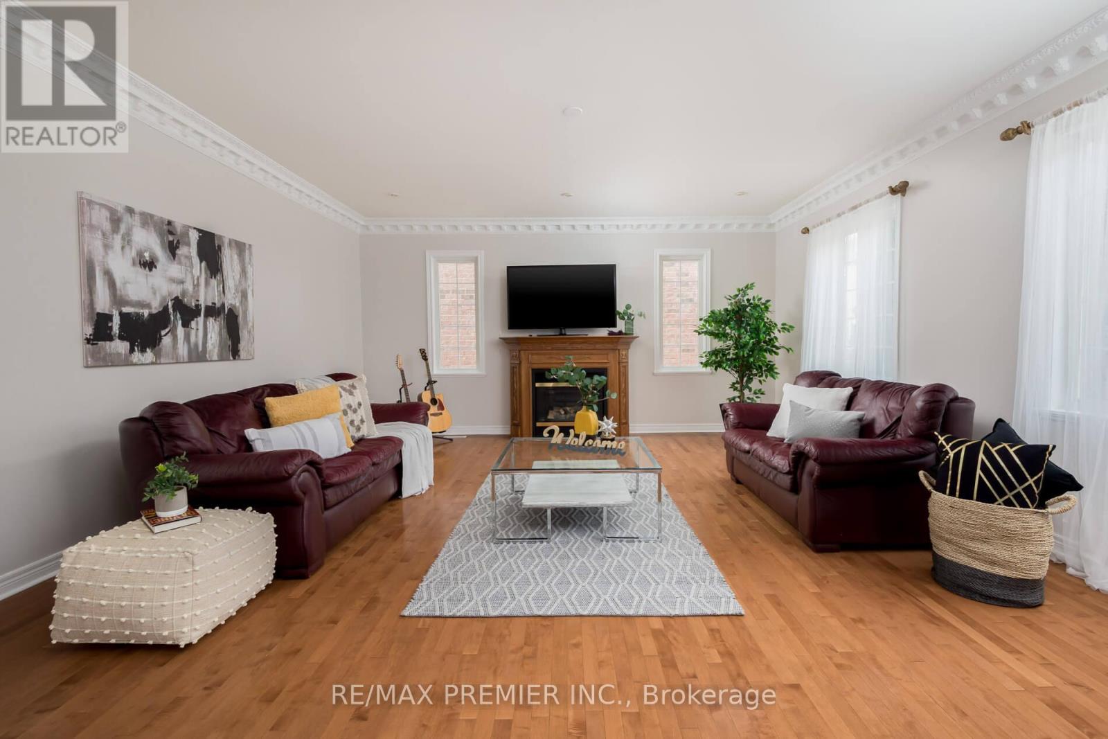 6 Donwoods Court, Brampton (Vales Of Castlemore), Ontario  L6P 1C5 - Photo 12 - W12441138