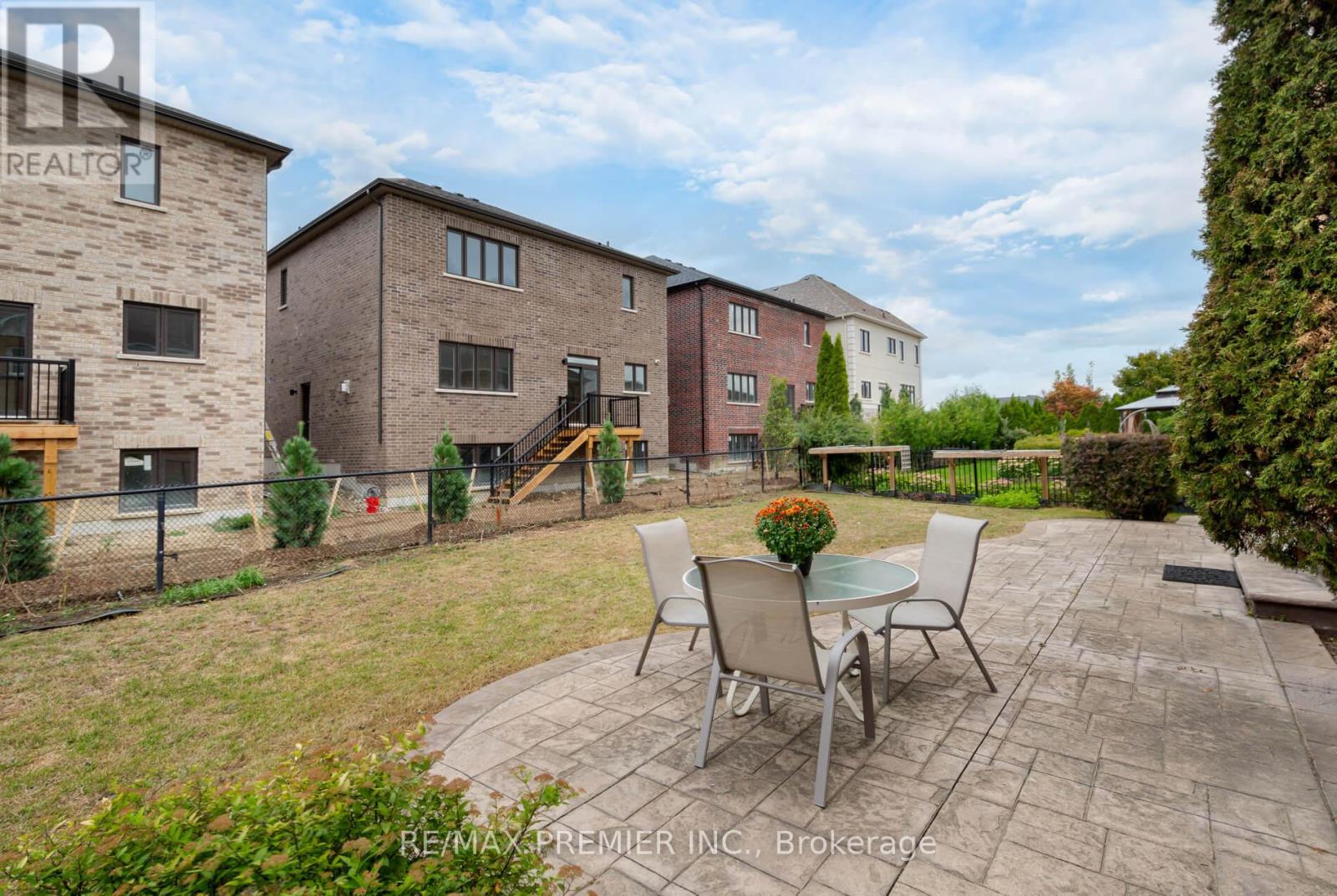 6 Donwoods Court, Brampton (Vales Of Castlemore), Ontario  L6P 1C5 - Photo 36 - W12441138