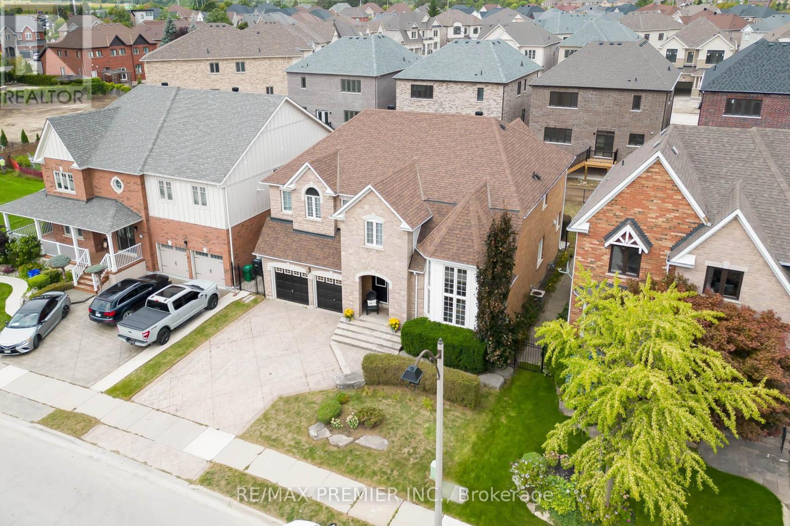 6 Donwoods Court, Brampton (Vales Of Castlemore), Ontario  L6P 1C5 - Photo 40 - W12441138
