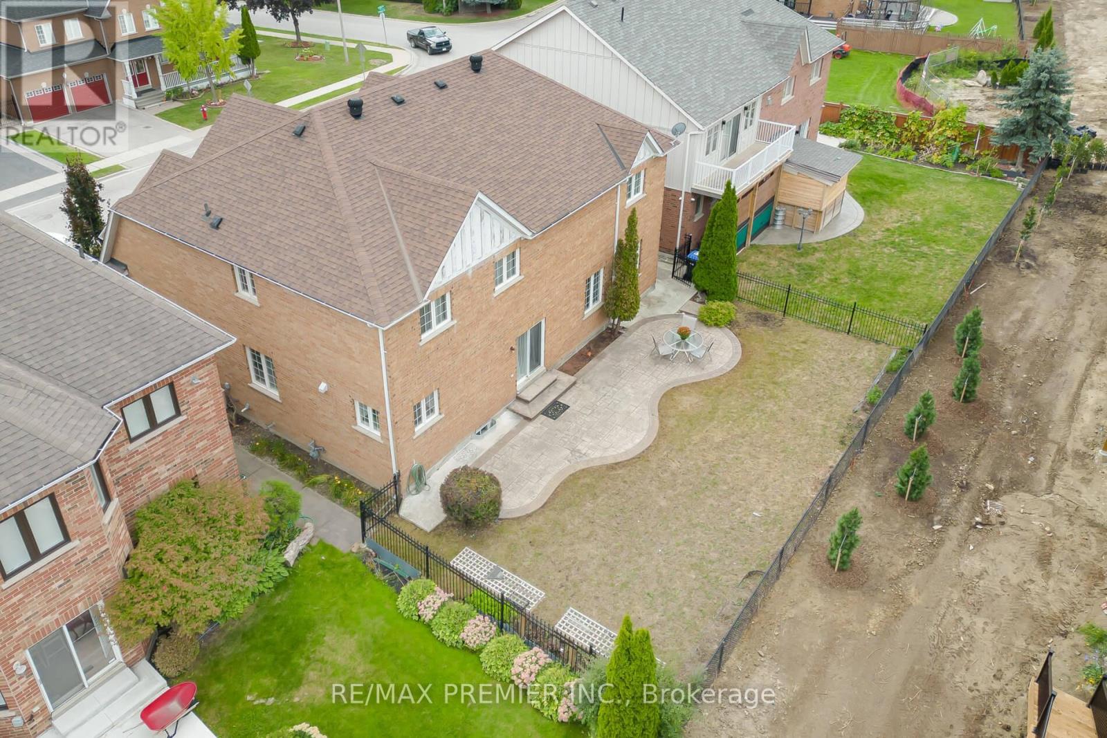 6 Donwoods Court, Brampton (Vales Of Castlemore), Ontario  L6P 1C5 - Photo 41 - W12441138