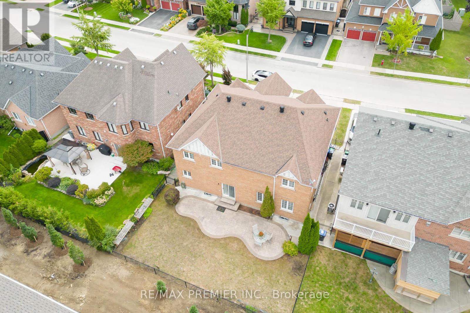 6 Donwoods Court, Brampton (Vales Of Castlemore), Ontario  L6P 1C5 - Photo 42 - W12441138