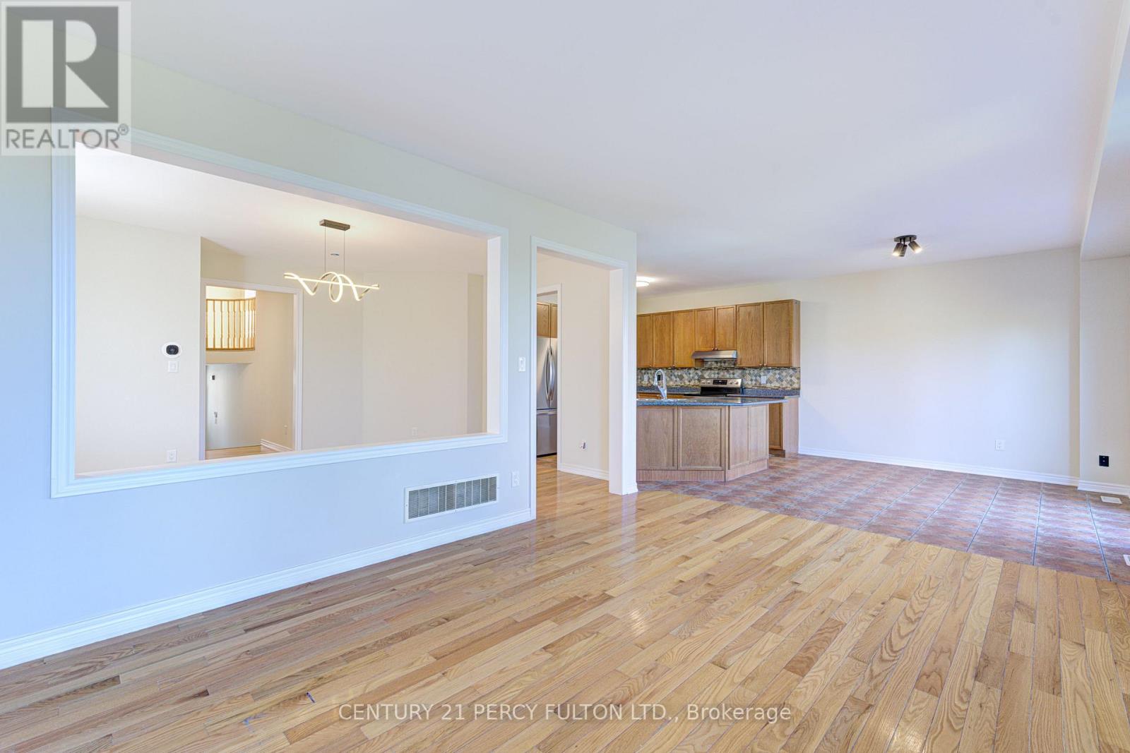 1078 Tupper Drive, Milton, Ontario  L9T 0A8 - Photo 18 - W12441140