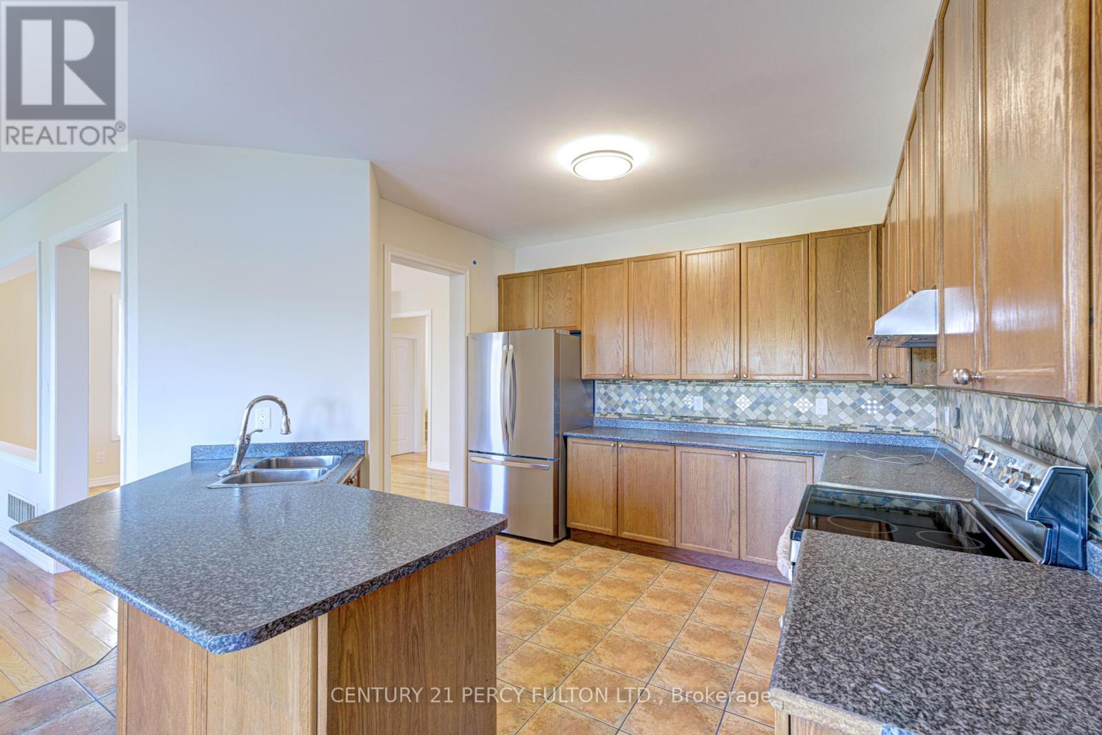 1078 Tupper Drive, Milton, Ontario  L9T 0A8 - Photo 24 - W12441140
