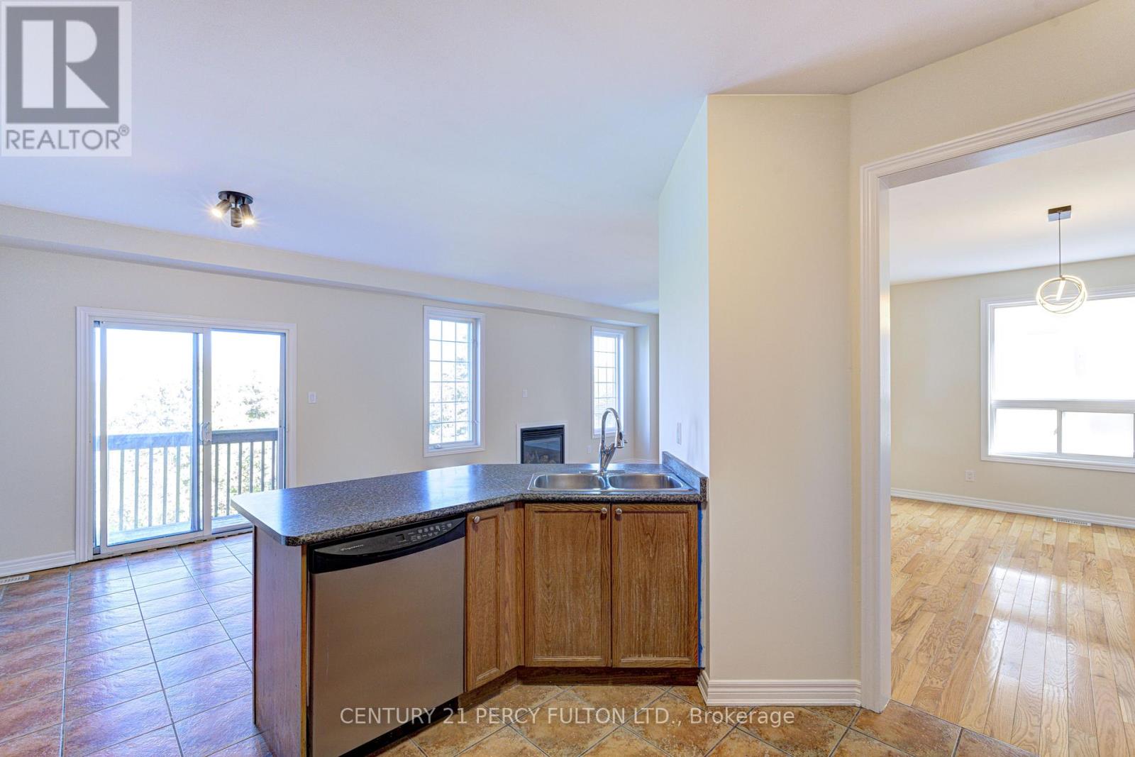 1078 Tupper Drive, Milton, Ontario  L9T 0A8 - Photo 25 - W12441140