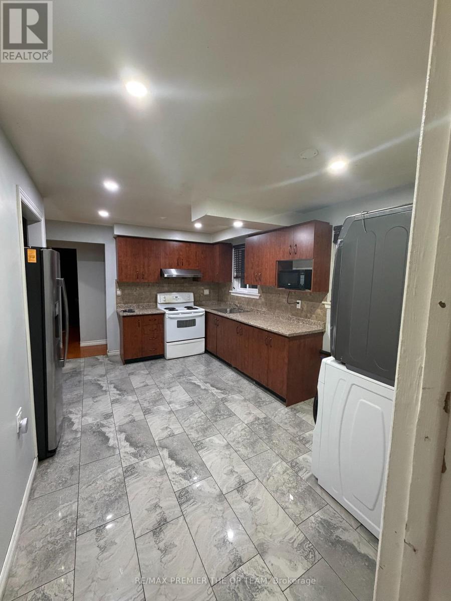 7260 Collett Road, Mississauga, Ontario  L4T 2H7 - Photo 2 - W12441166