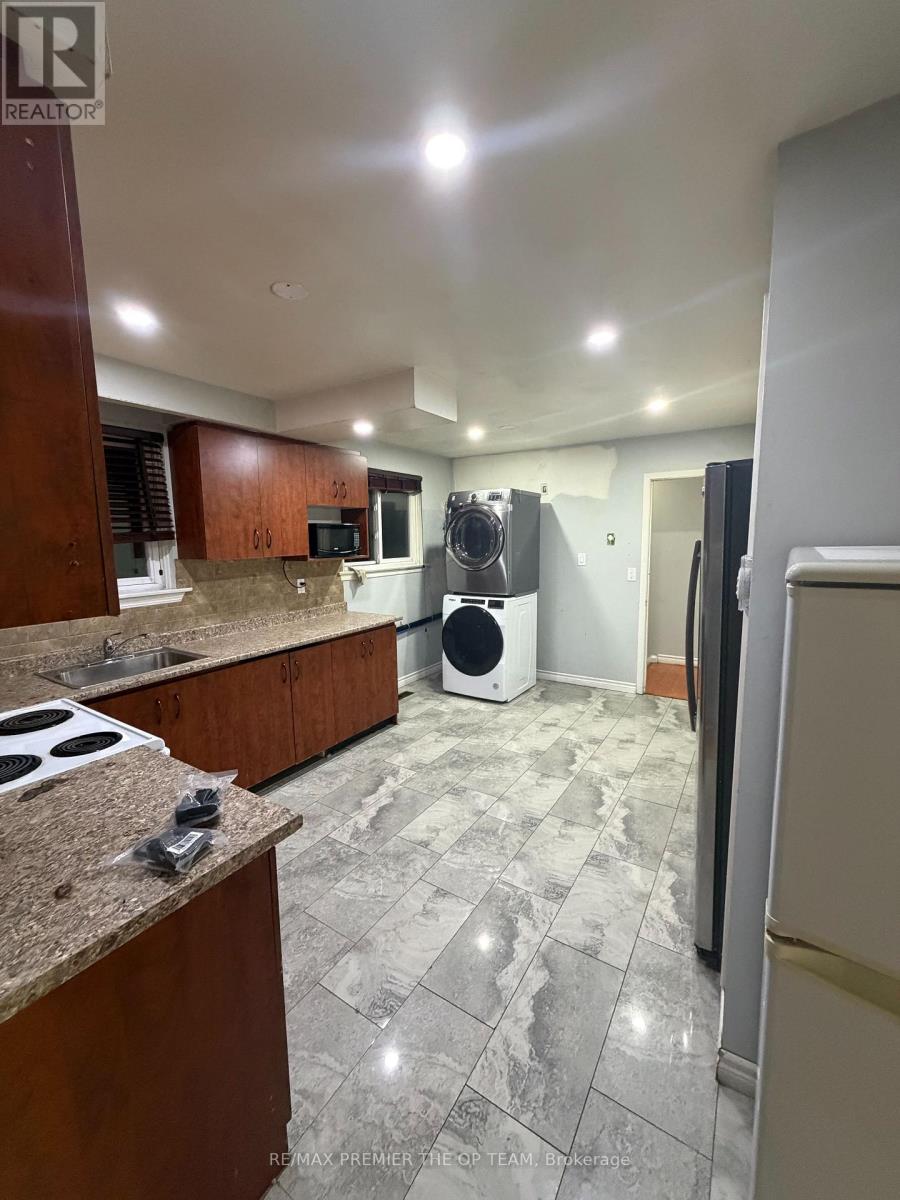 7260 Collett Road, Mississauga, Ontario  L4T 2H7 - Photo 3 - W12441166
