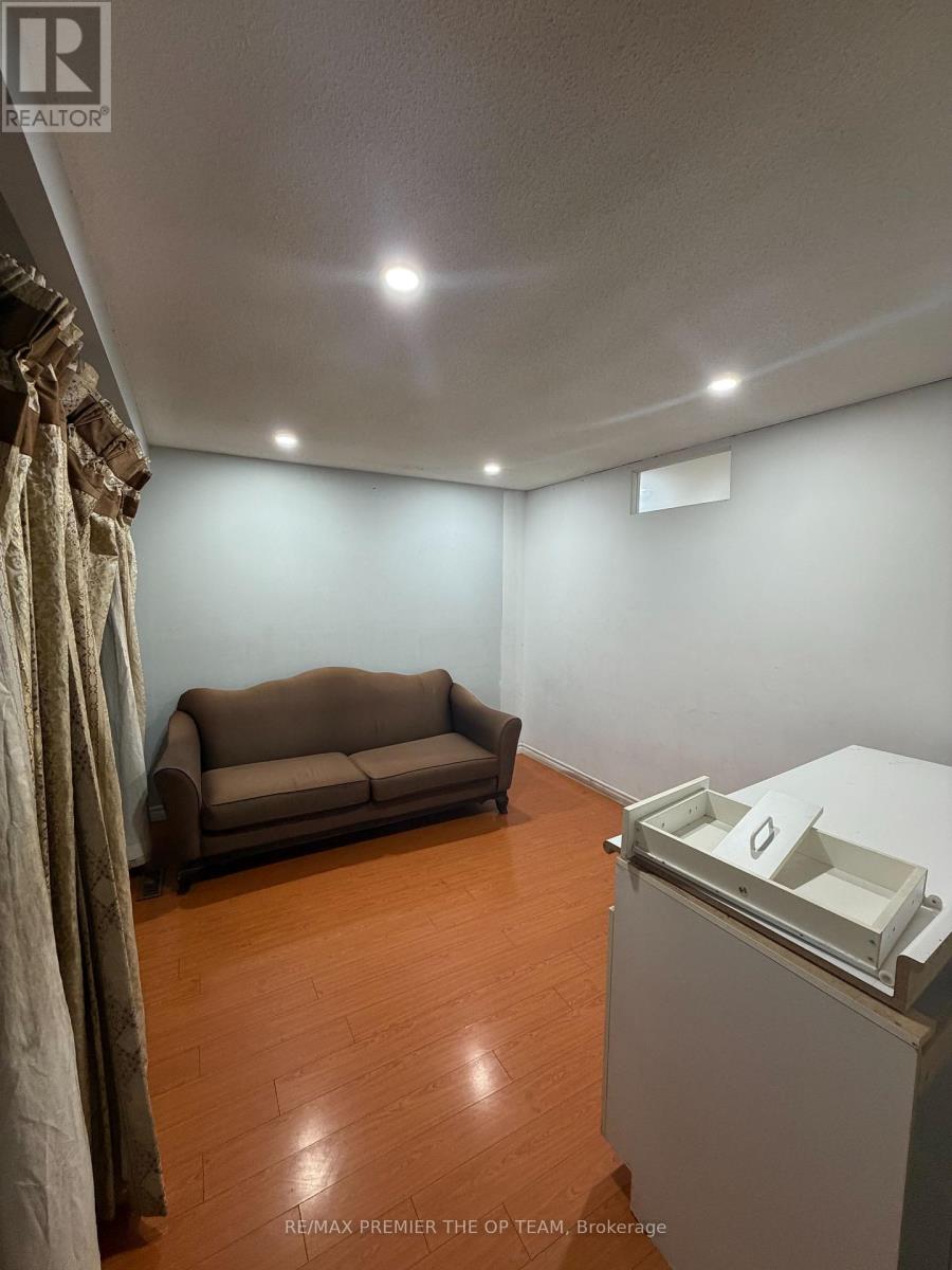 7260 Collett Road, Mississauga, Ontario  L4T 2H7 - Photo 7 - W12441166