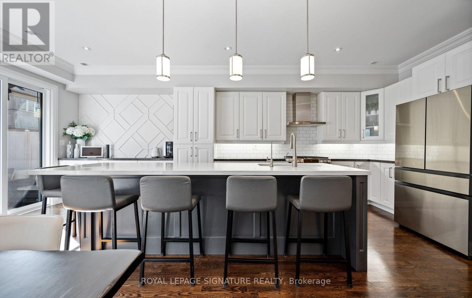 30 Legion Road, Toronto (Mimico), Ontario  M8V 4C5 - Photo 15 - W12441167