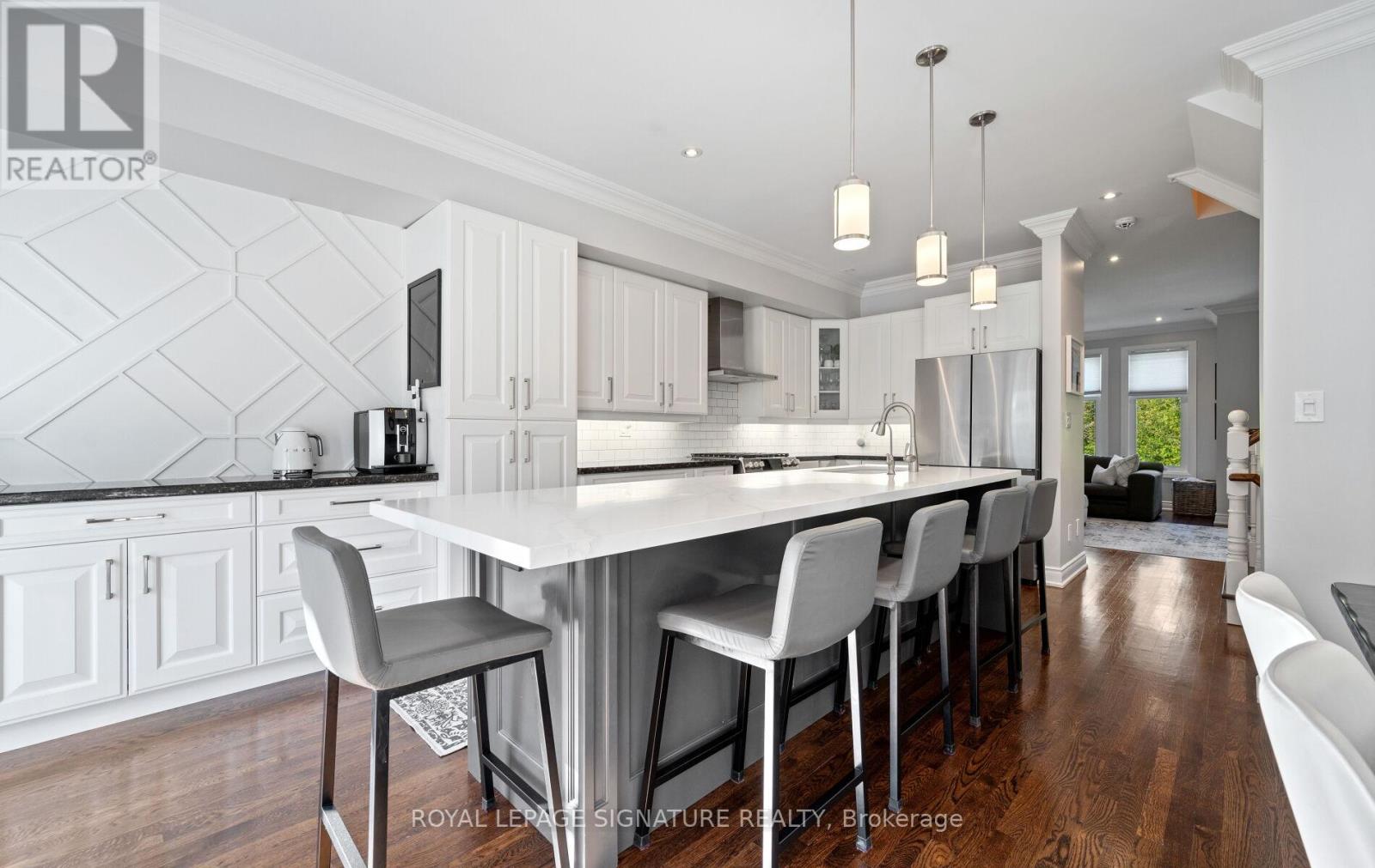30 Legion Road, Toronto (Mimico), Ontario  M8V 4C5 - Photo 16 - W12441167