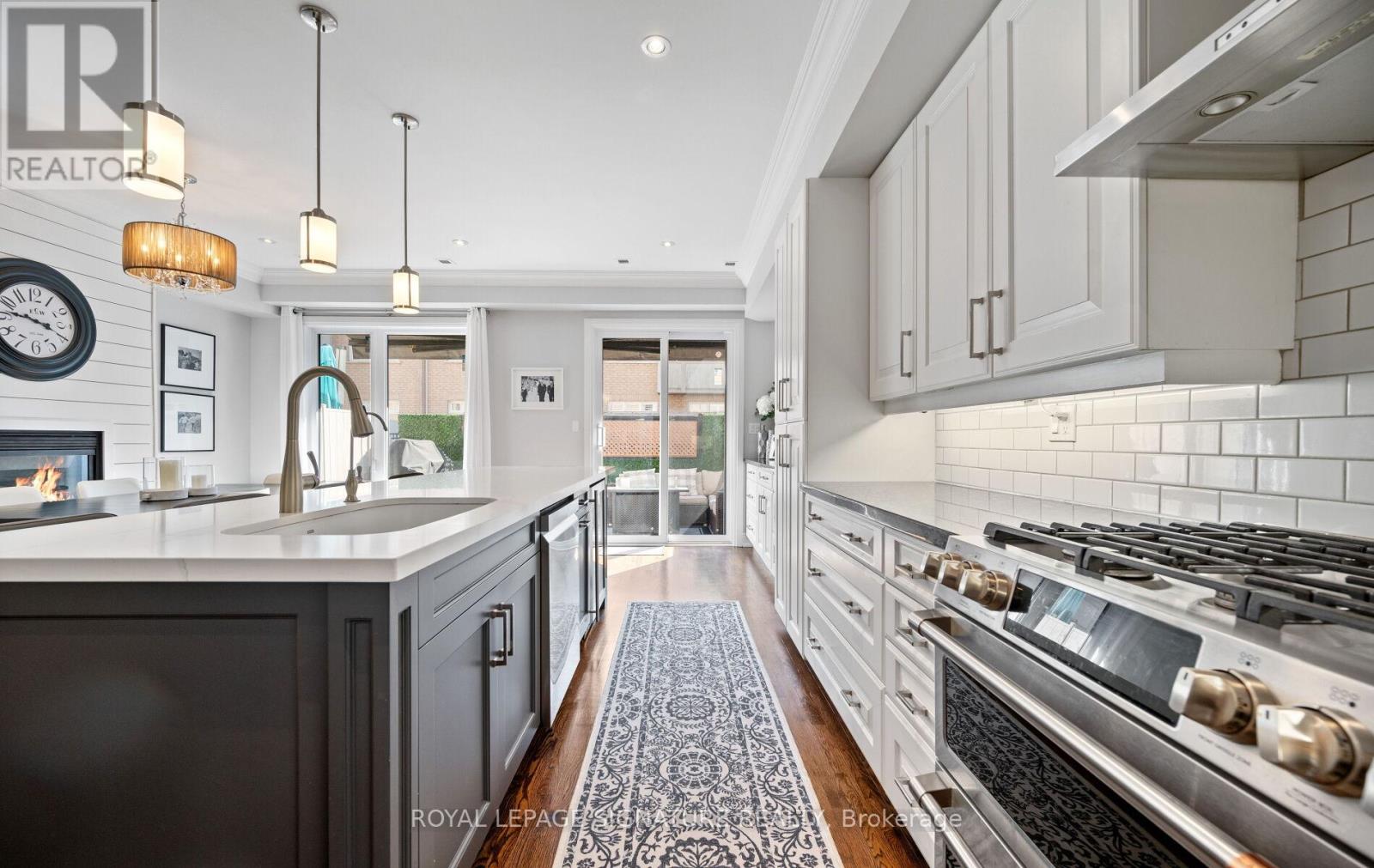 30 Legion Road, Toronto (Mimico), Ontario  M8V 4C5 - Photo 18 - W12441167