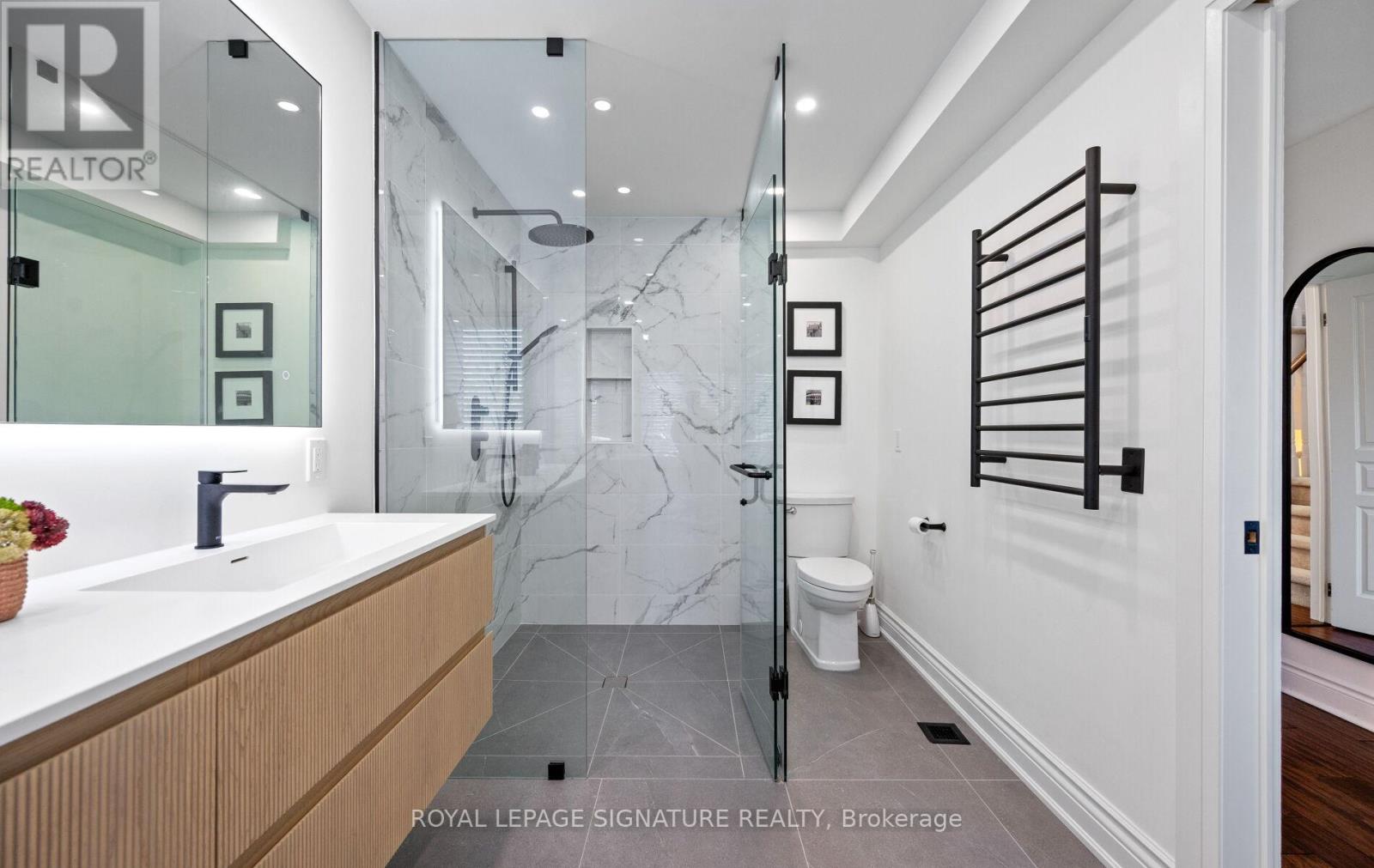 30 Legion Road, Toronto (Mimico), Ontario  M8V 4C5 - Photo 24 - W12441167