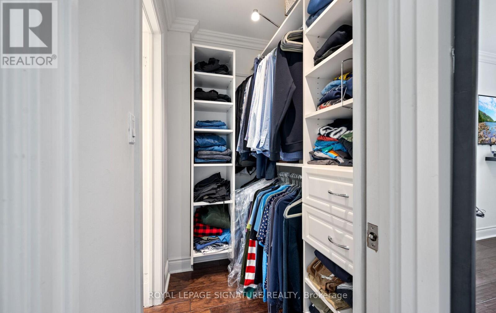 30 Legion Road, Toronto (Mimico), Ontario  M8V 4C5 - Photo 25 - W12441167