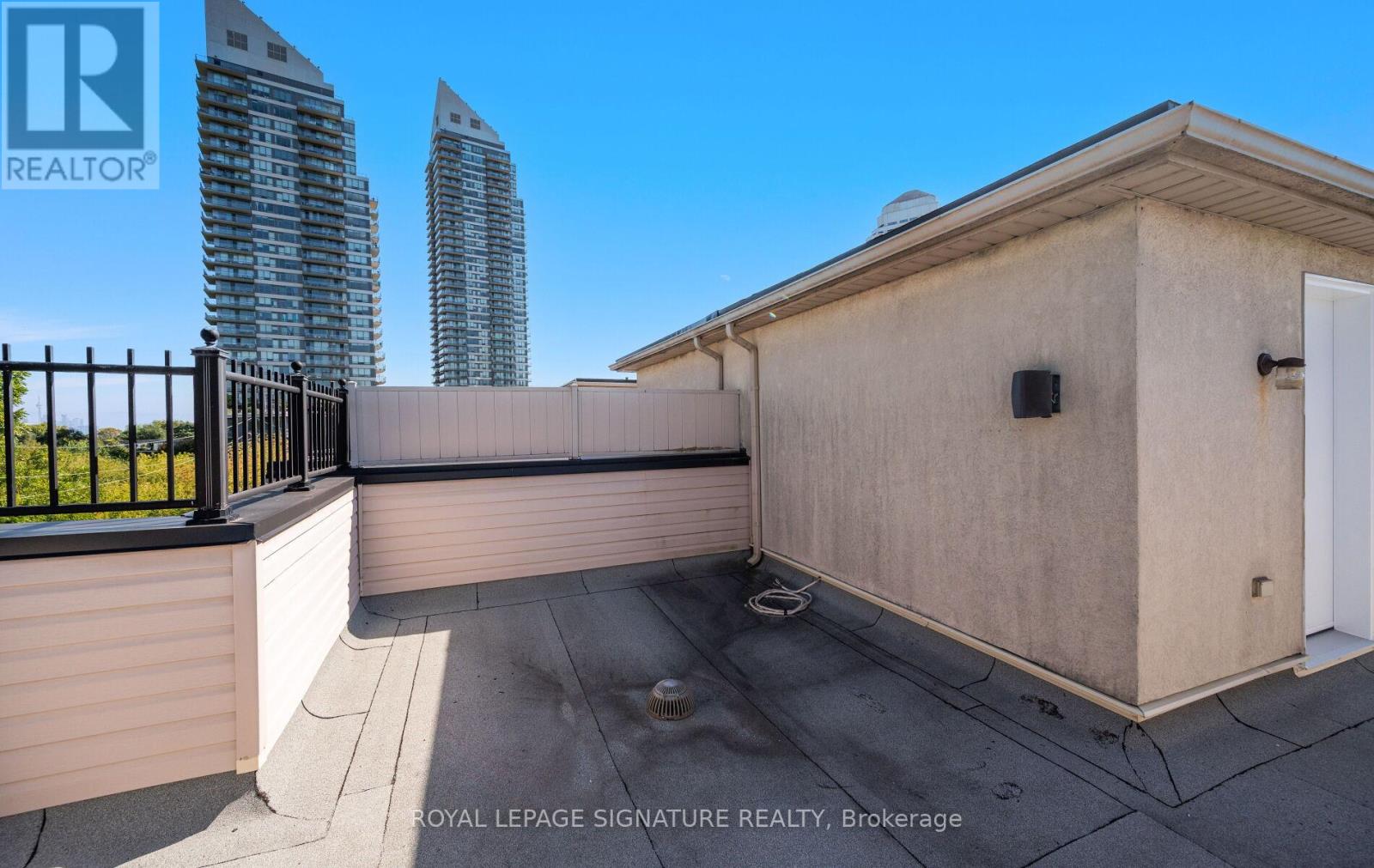 30 Legion Road, Toronto (Mimico), Ontario  M8V 4C5 - Photo 38 - W12441167