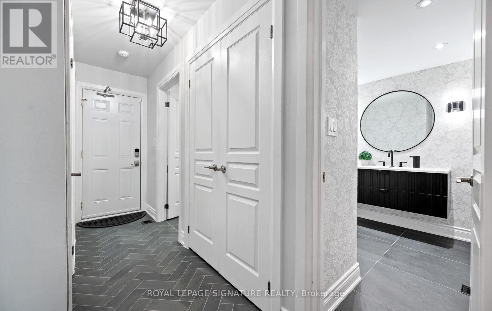 30 Legion Road, Toronto (Mimico), Ontario  M8V 4C5 - Photo 8 - W12441167