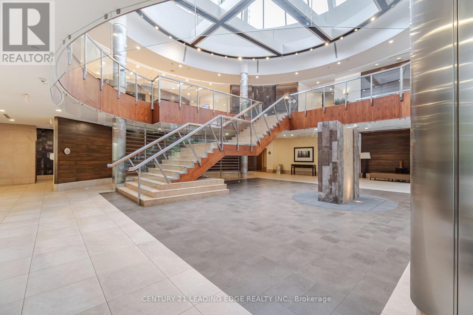 1609 - 3880 Duke Of York Boulevard, Mississauga, Ontario  L5B 4M7 - Photo 10 - W12441168