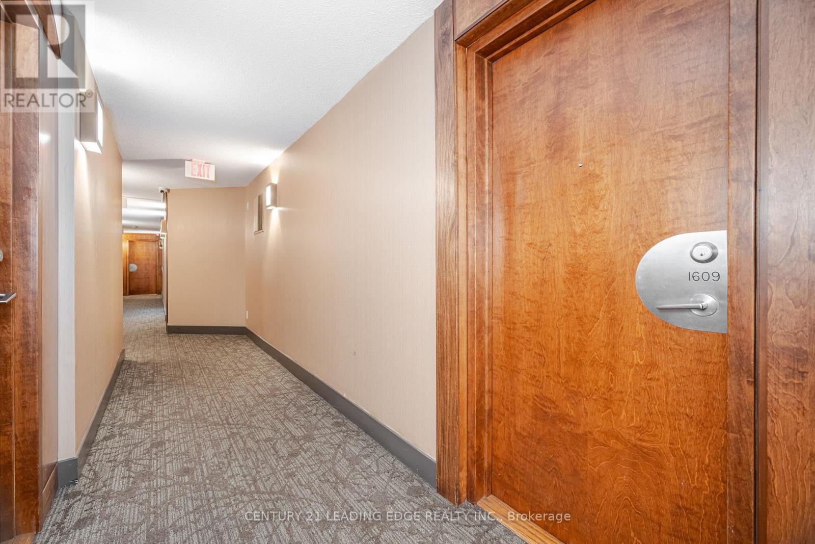 1609 - 3880 Duke Of York Boulevard, Mississauga, Ontario  L5B 4M7 - Photo 13 - W12441168