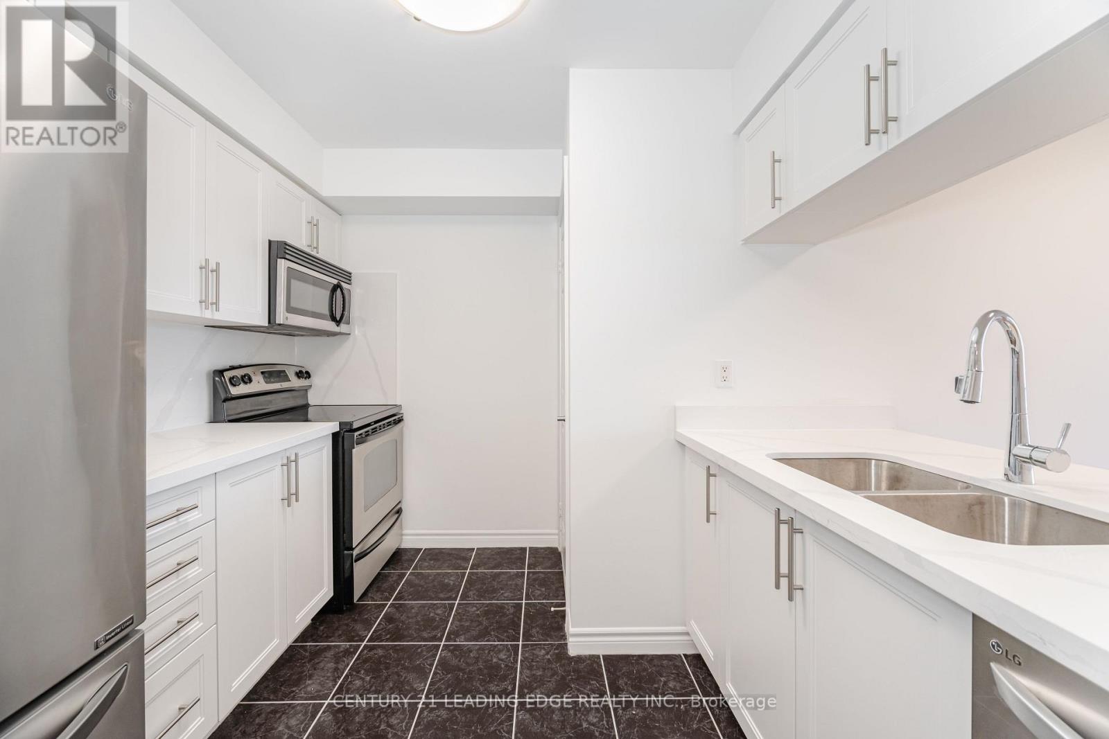 1609 - 3880 Duke Of York Boulevard, Mississauga, Ontario  L5B 4M7 - Photo 19 - W12441168