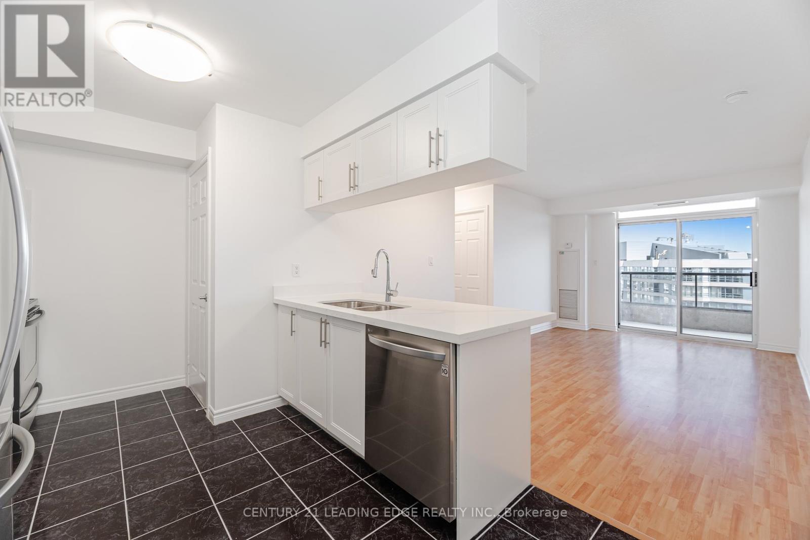 1609 - 3880 Duke Of York Boulevard, Mississauga, Ontario  L5B 4M7 - Photo 21 - W12441168