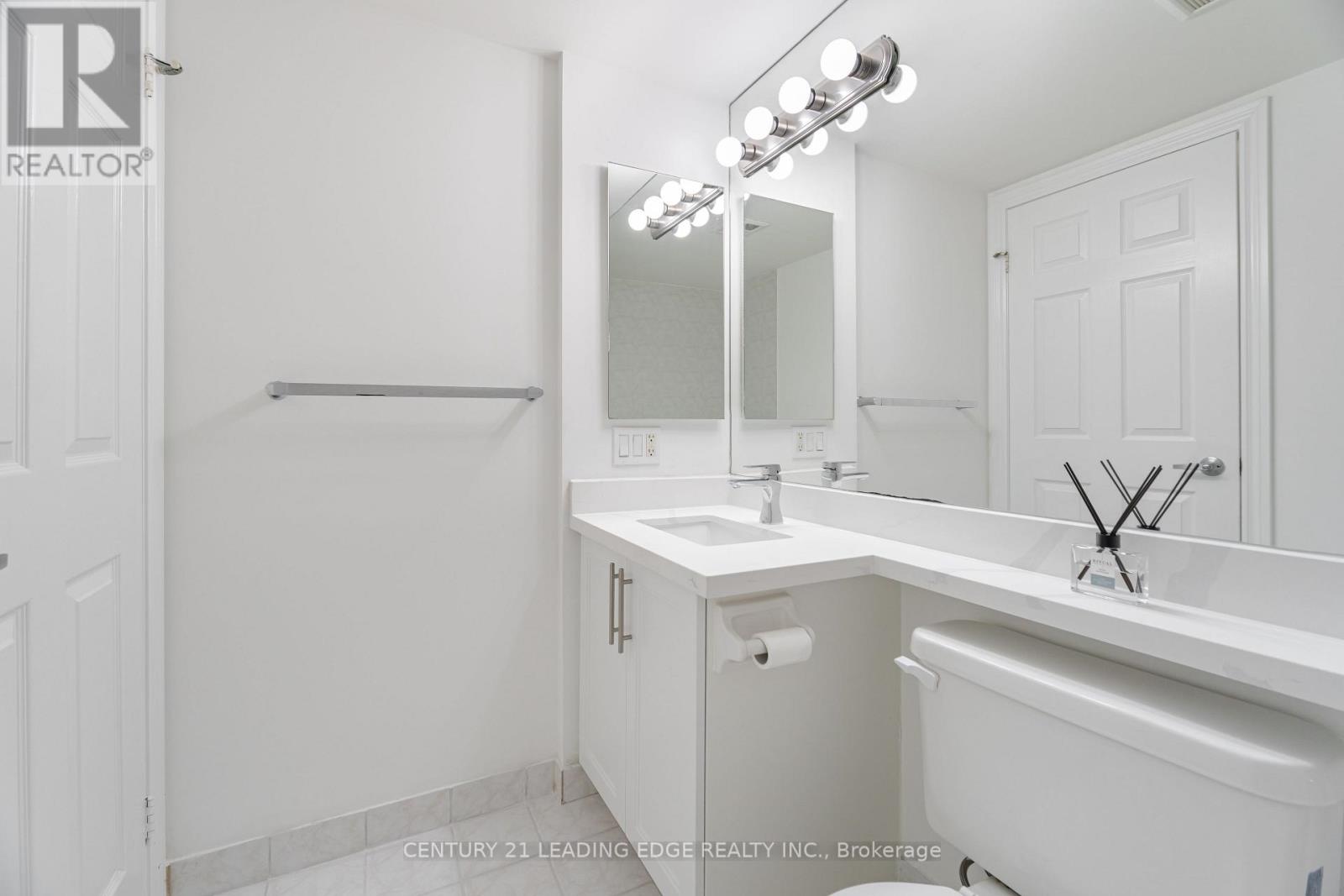 1609 - 3880 Duke Of York Boulevard, Mississauga, Ontario  L5B 4M7 - Photo 28 - W12441168