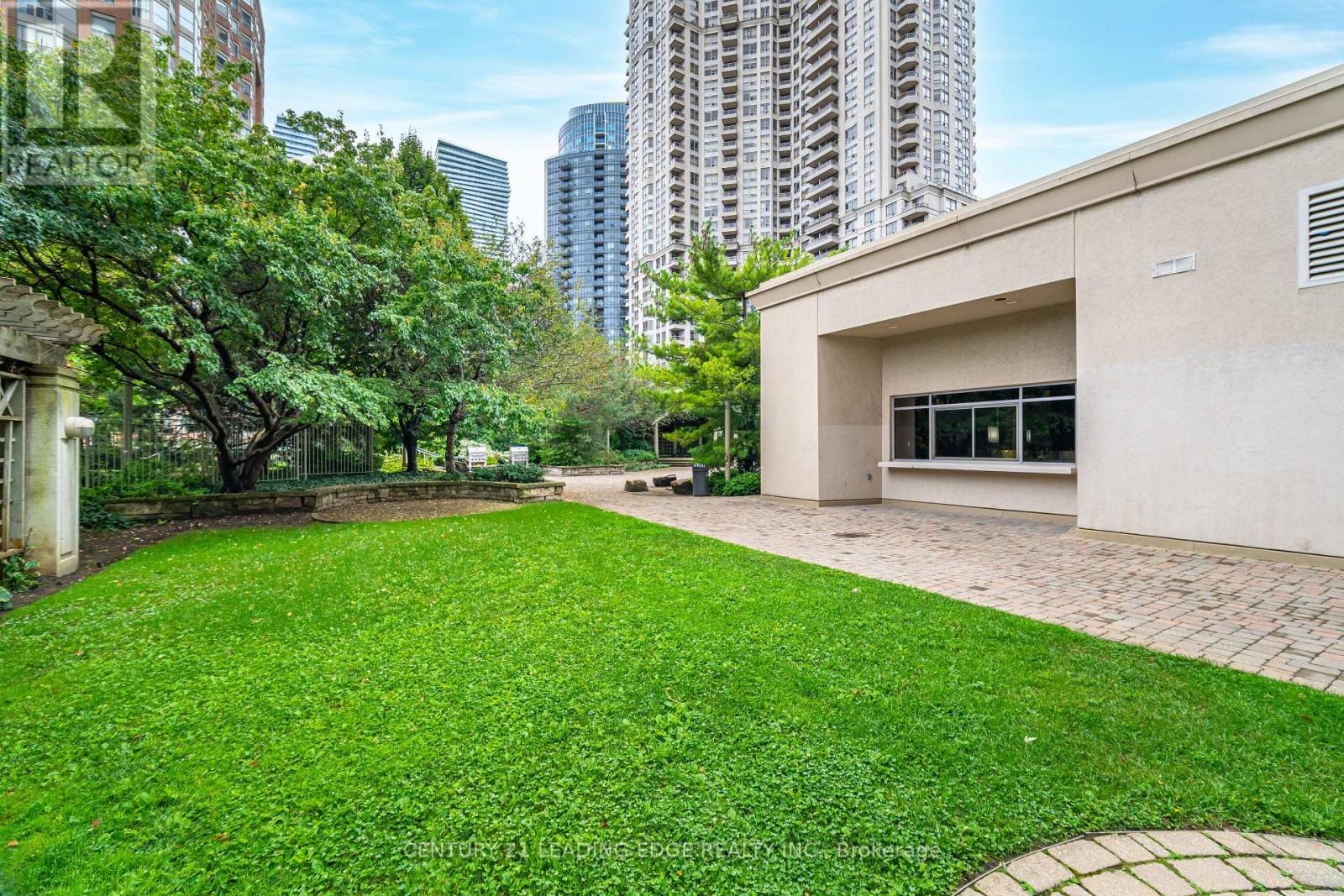 1609 - 3880 Duke Of York Boulevard, Mississauga, Ontario  L5B 4M7 - Photo 35 - W12441168