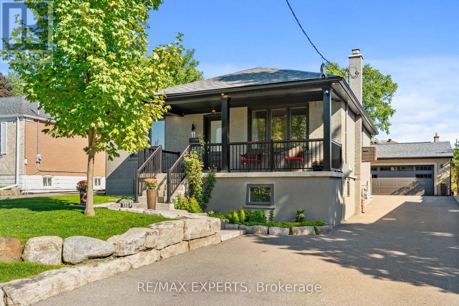 11 Smallwood Drive, Toronto (Downsview-Roding-Cfb), Ontario  M3M 1K9 - Photo 1 - W12441229