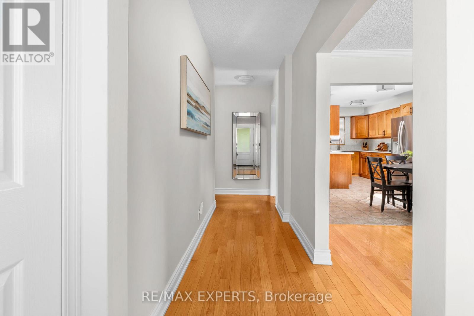 11 Smallwood Drive, Toronto (Downsview-Roding-Cfb), Ontario  M3M 1K9 - Photo 11 - W12441229