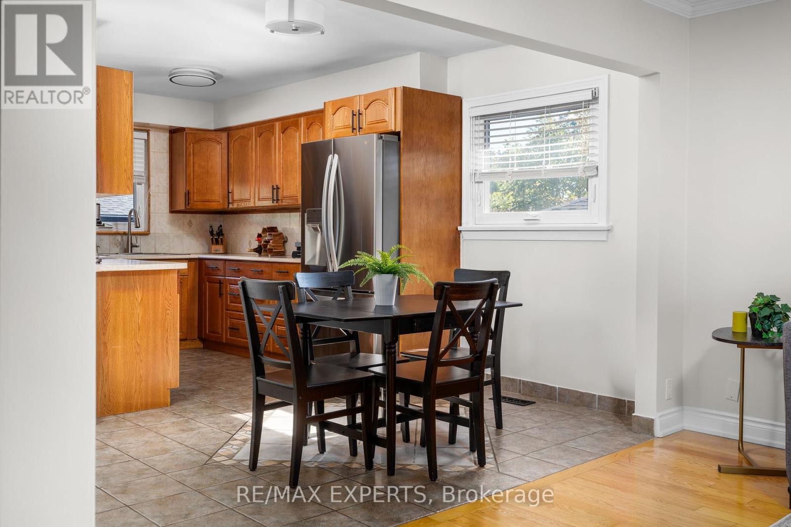 11 Smallwood Drive, Toronto (Downsview-Roding-Cfb), Ontario  M3M 1K9 - Photo 17 - W12441229