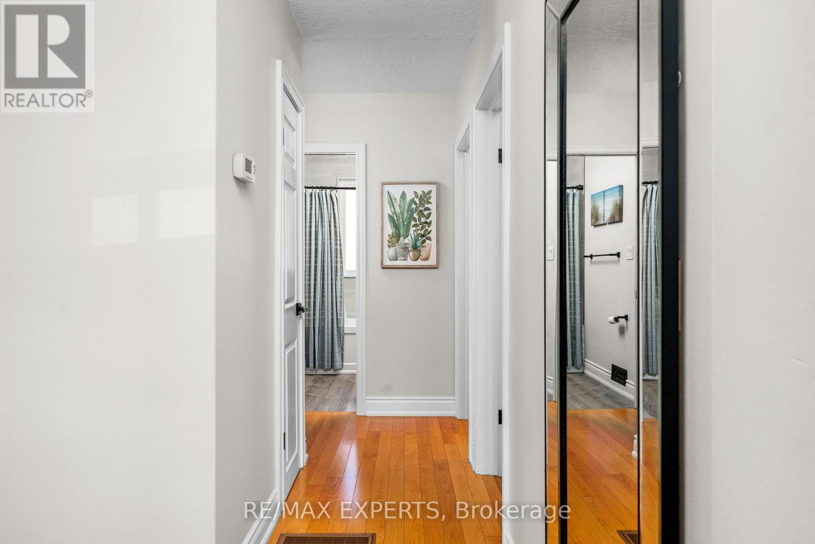 11 Smallwood Drive, Toronto (Downsview-Roding-Cfb), Ontario  M3M 1K9 - Photo 25 - W12441229