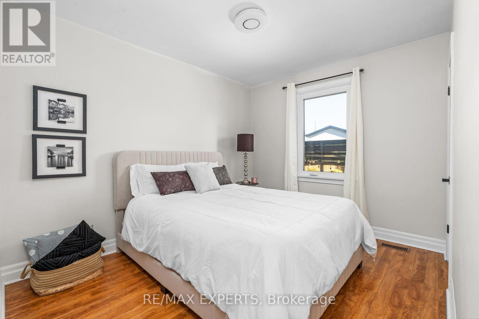 11 Smallwood Drive, Toronto (Downsview-Roding-Cfb), Ontario  M3M 1K9 - Photo 29 - W12441229