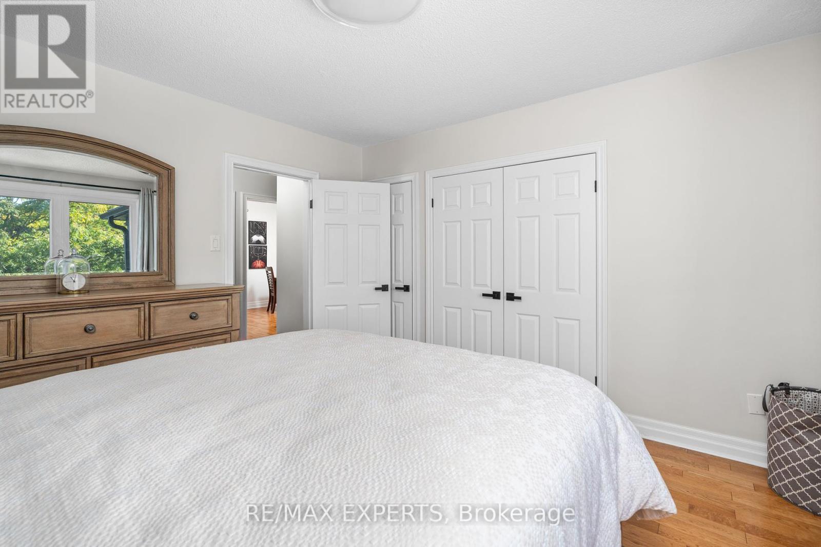 11 Smallwood Drive, Toronto (Downsview-Roding-Cfb), Ontario  M3M 1K9 - Photo 34 - W12441229