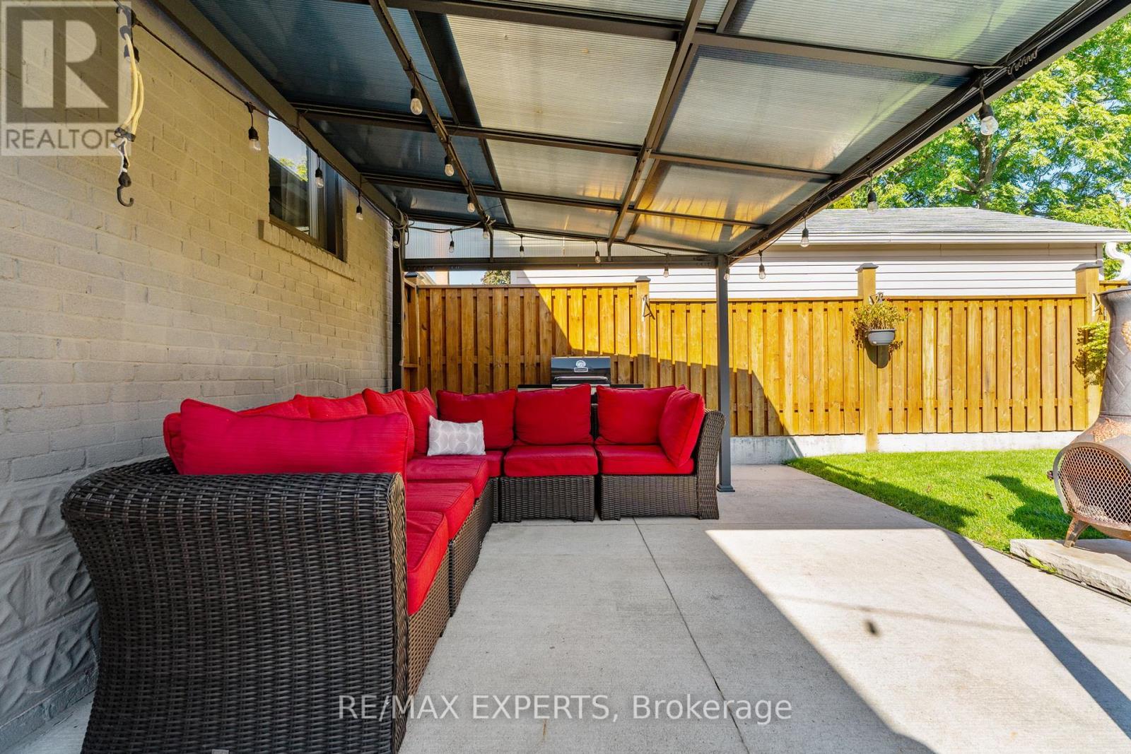 11 Smallwood Drive, Toronto (Downsview-Roding-Cfb), Ontario  M3M 1K9 - Photo 39 - W12441229