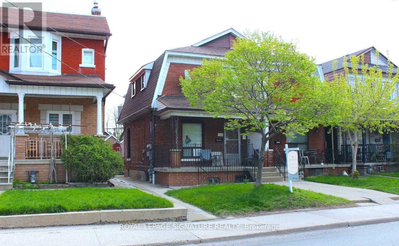 Upper - 165 Symington Avenue, Toronto, Ontario  M6P 3W5 - Photo 1 - W12441237