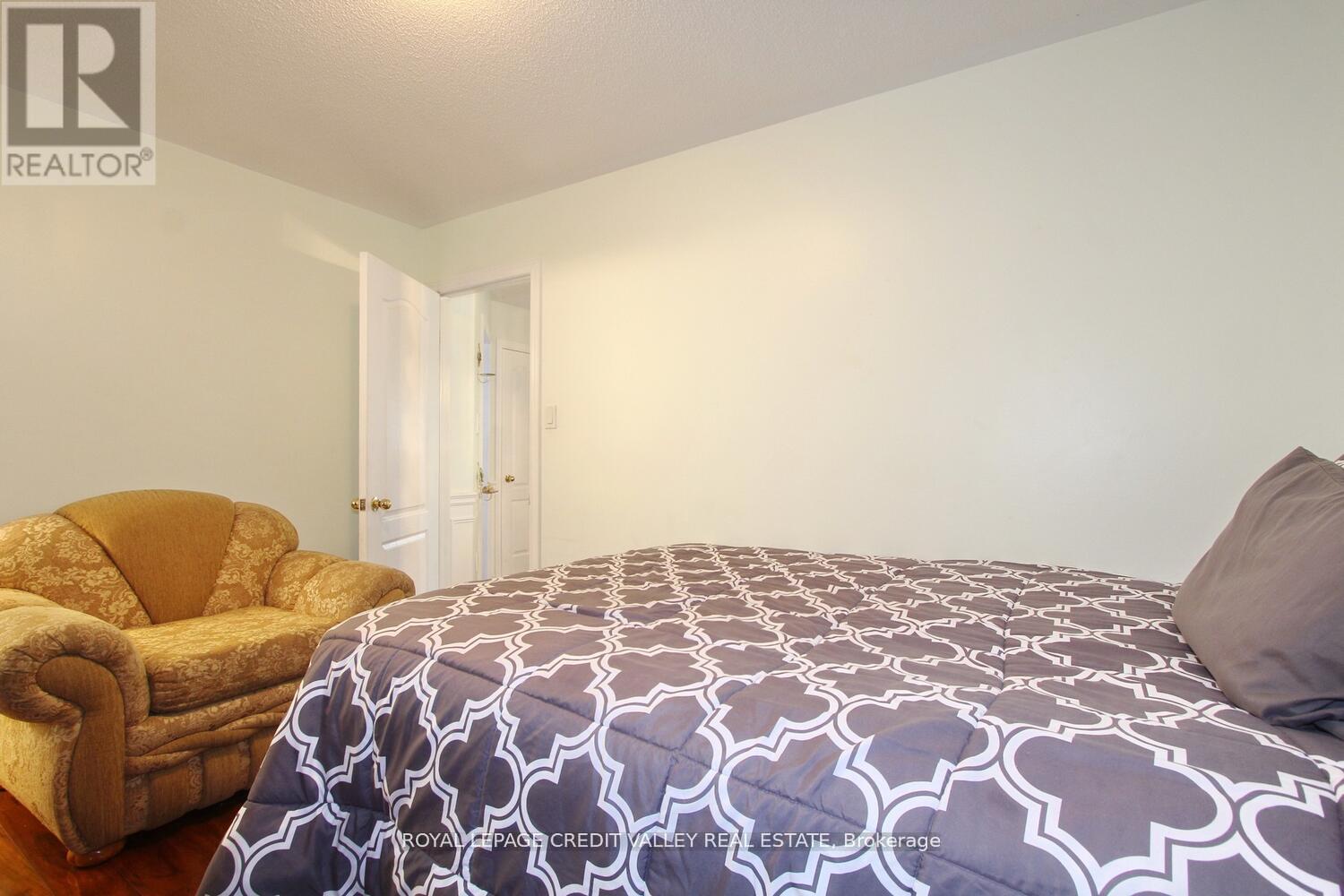 12 Helman Road, Brampton, Ontario  L6R 0R6 - Photo 38 - W12441244
