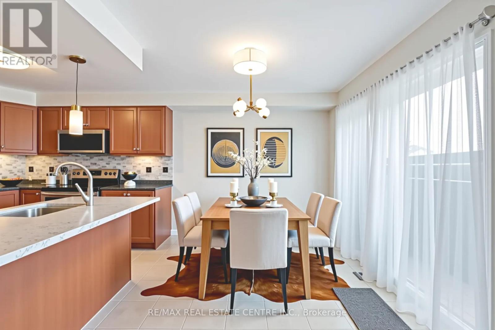 4834 Capri Crescent, Burlington, Ontario  L7M 0H9 - Photo 11 - W12441251