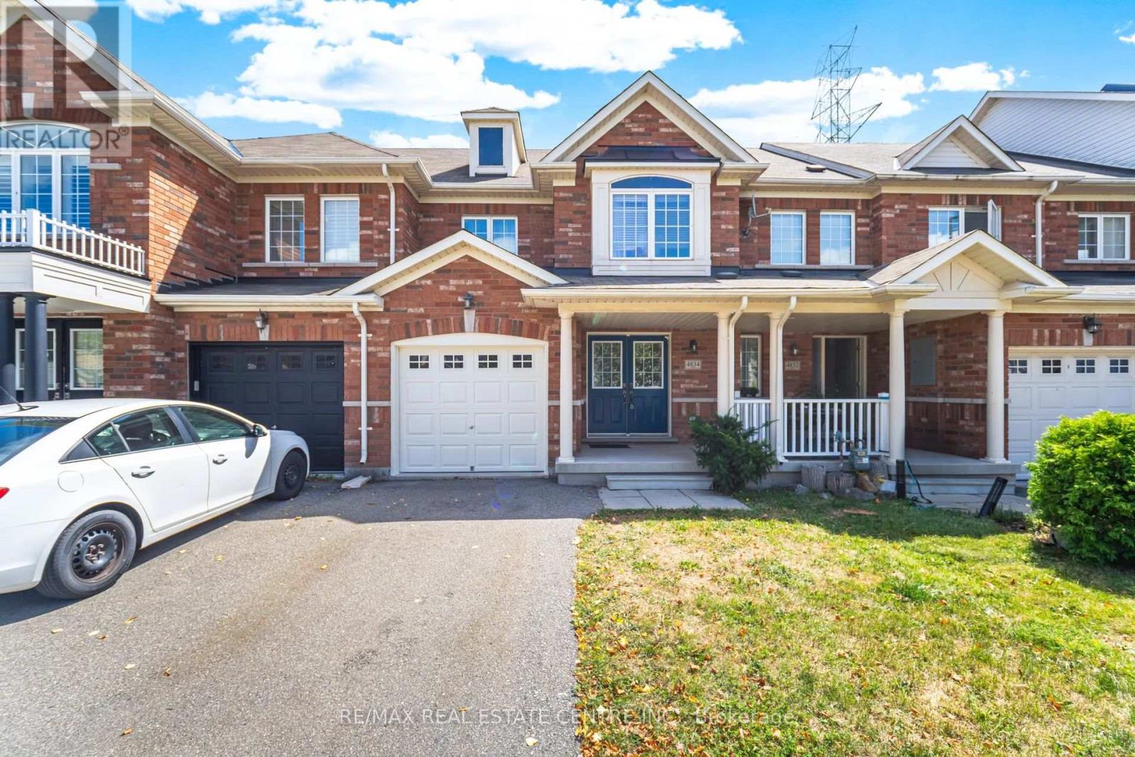 4834 Capri Crescent, Burlington, Ontario  L7M 0H9 - Photo 2 - W12441251