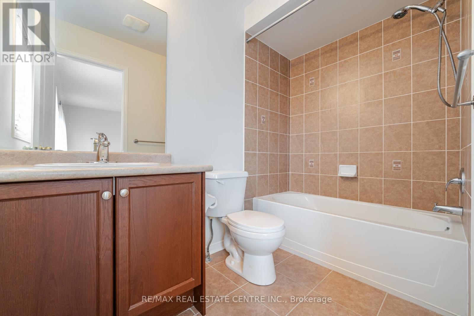 4834 Capri Crescent, Burlington, Ontario  L7M 0H9 - Photo 24 - W12441251