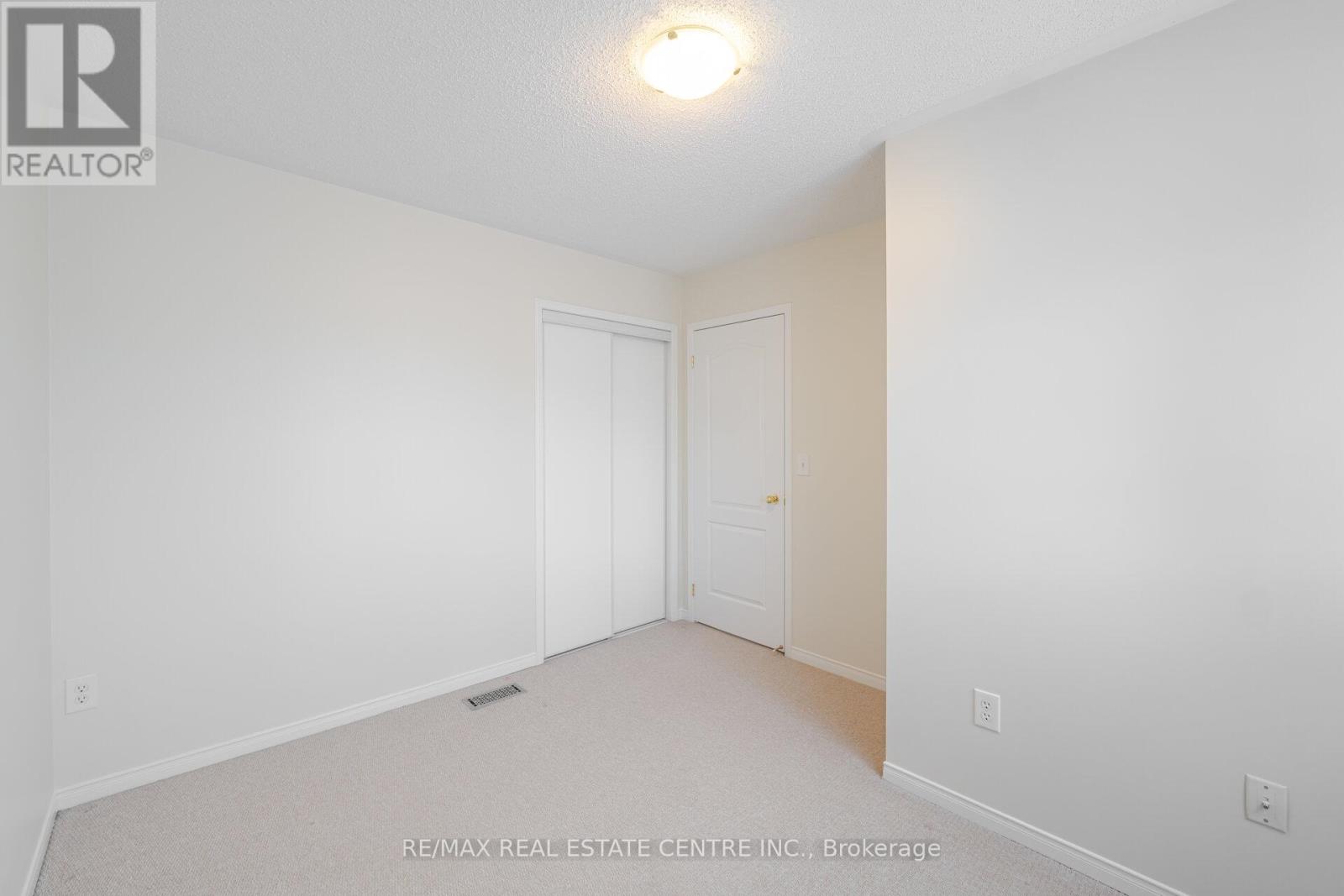 4834 Capri Crescent, Burlington, Ontario  L7M 0H9 - Photo 27 - W12441251