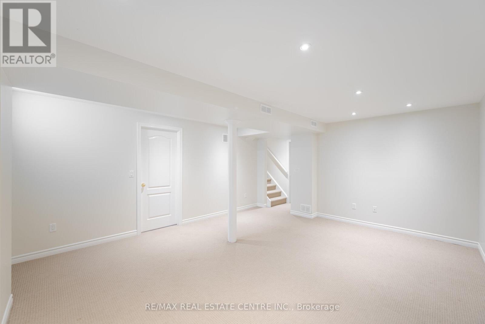4834 Capri Crescent, Burlington, Ontario  L7M 0H9 - Photo 35 - W12441251