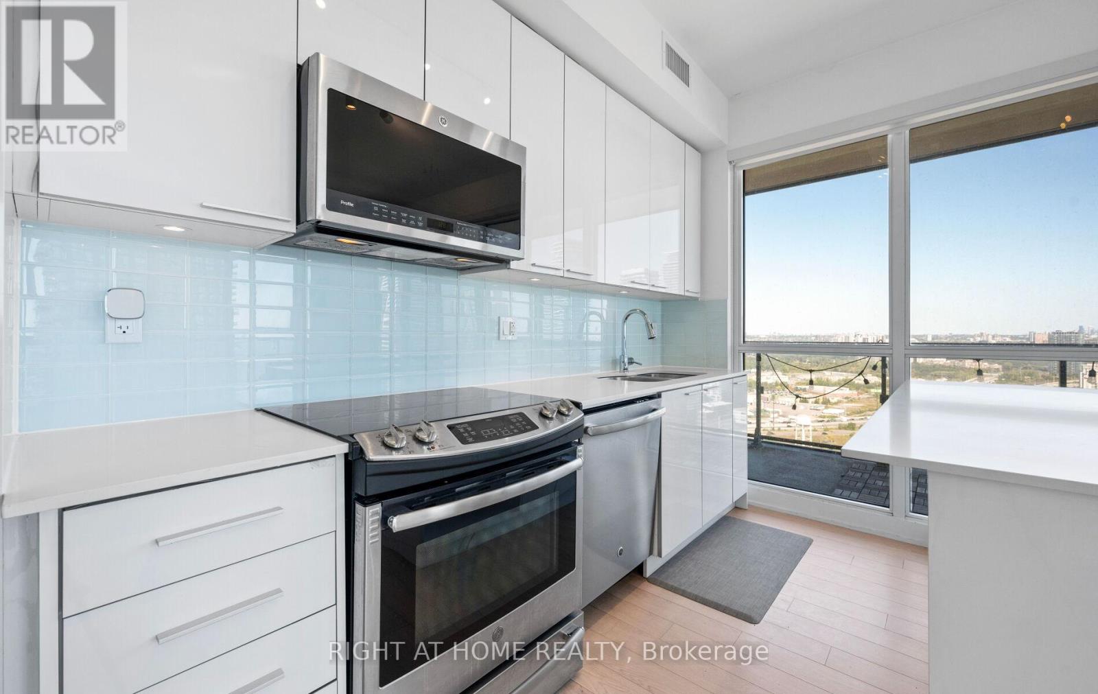 3409 - 10 Park Lawn Road, Toronto, Ontario  M8Y 3H8 - Photo 10 - W12441275